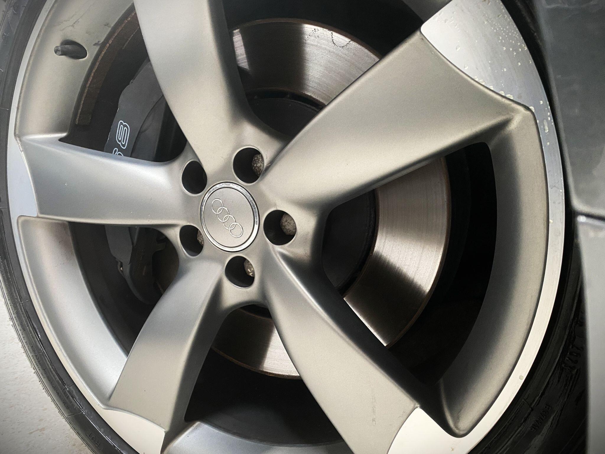 Audi S8 view 21