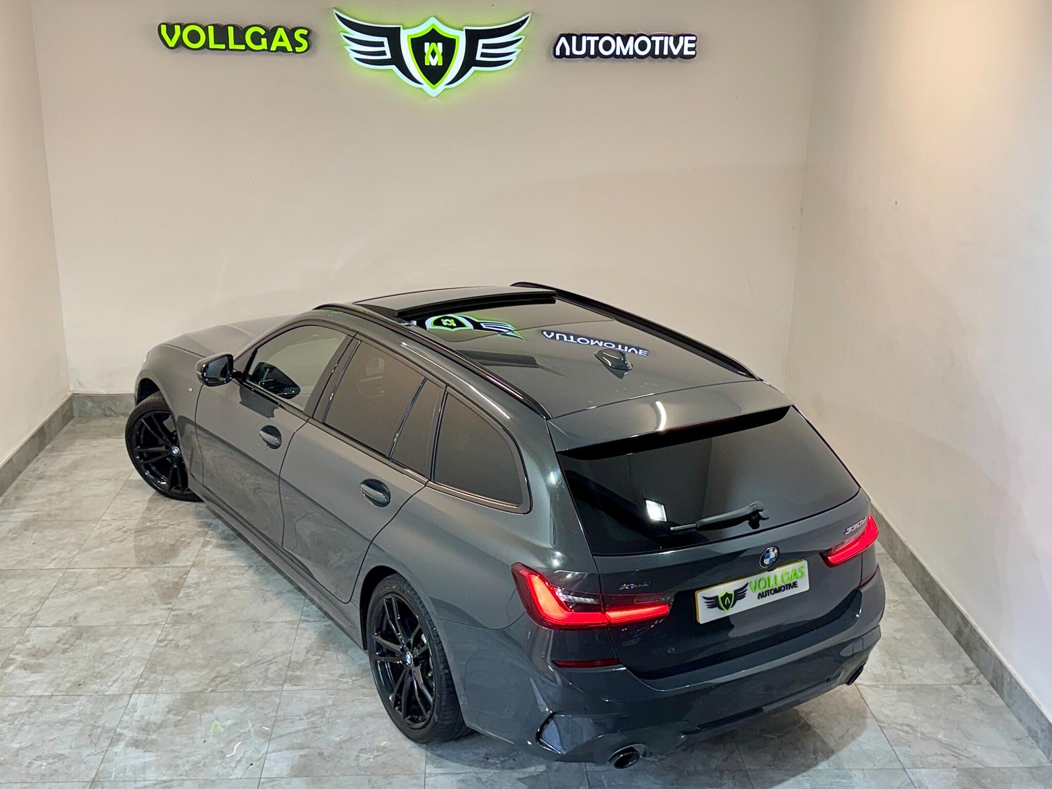 BMW 3 Series view 4