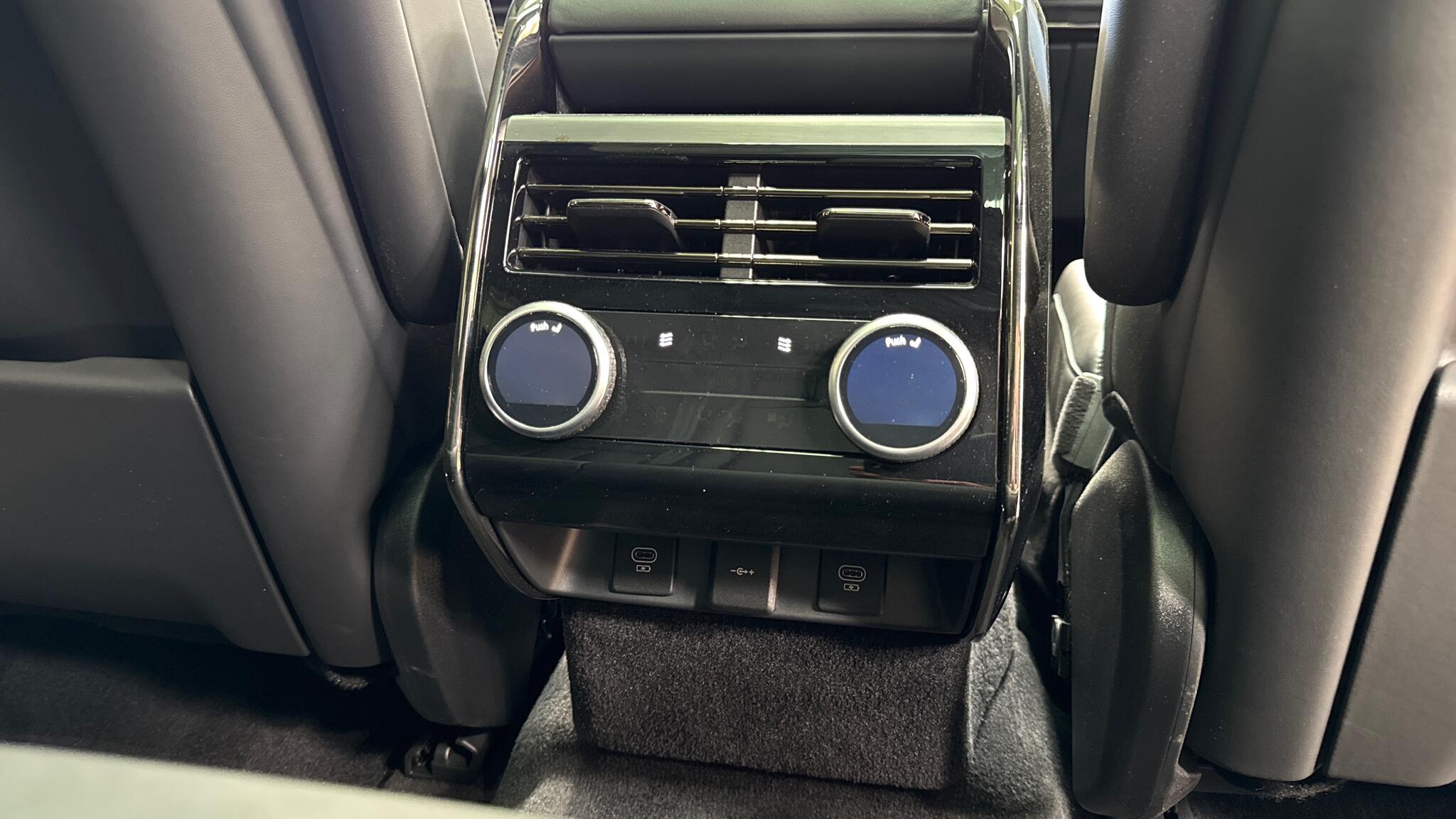 Land Rover Range Rover Sport view 18