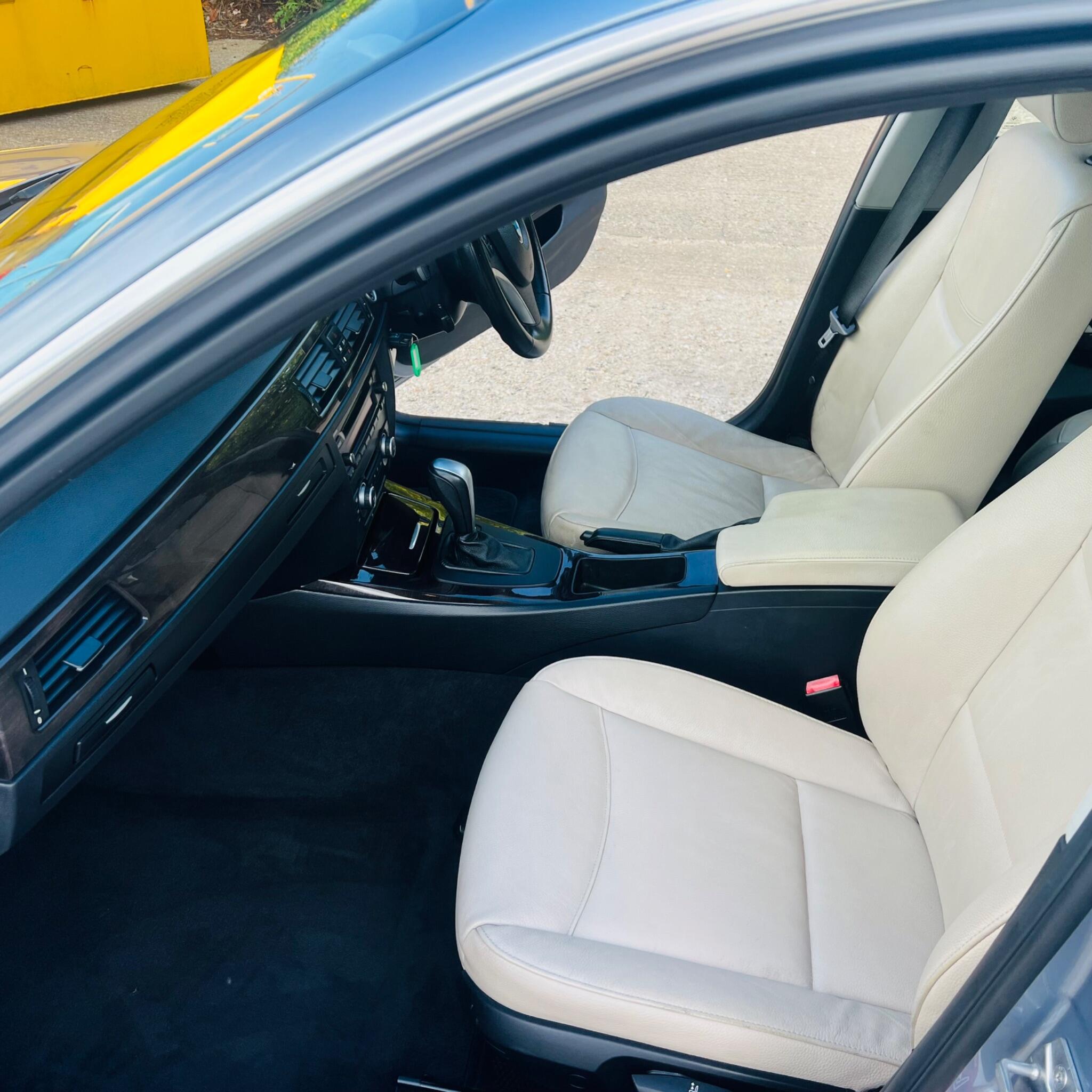 BMW 3 Series view 10