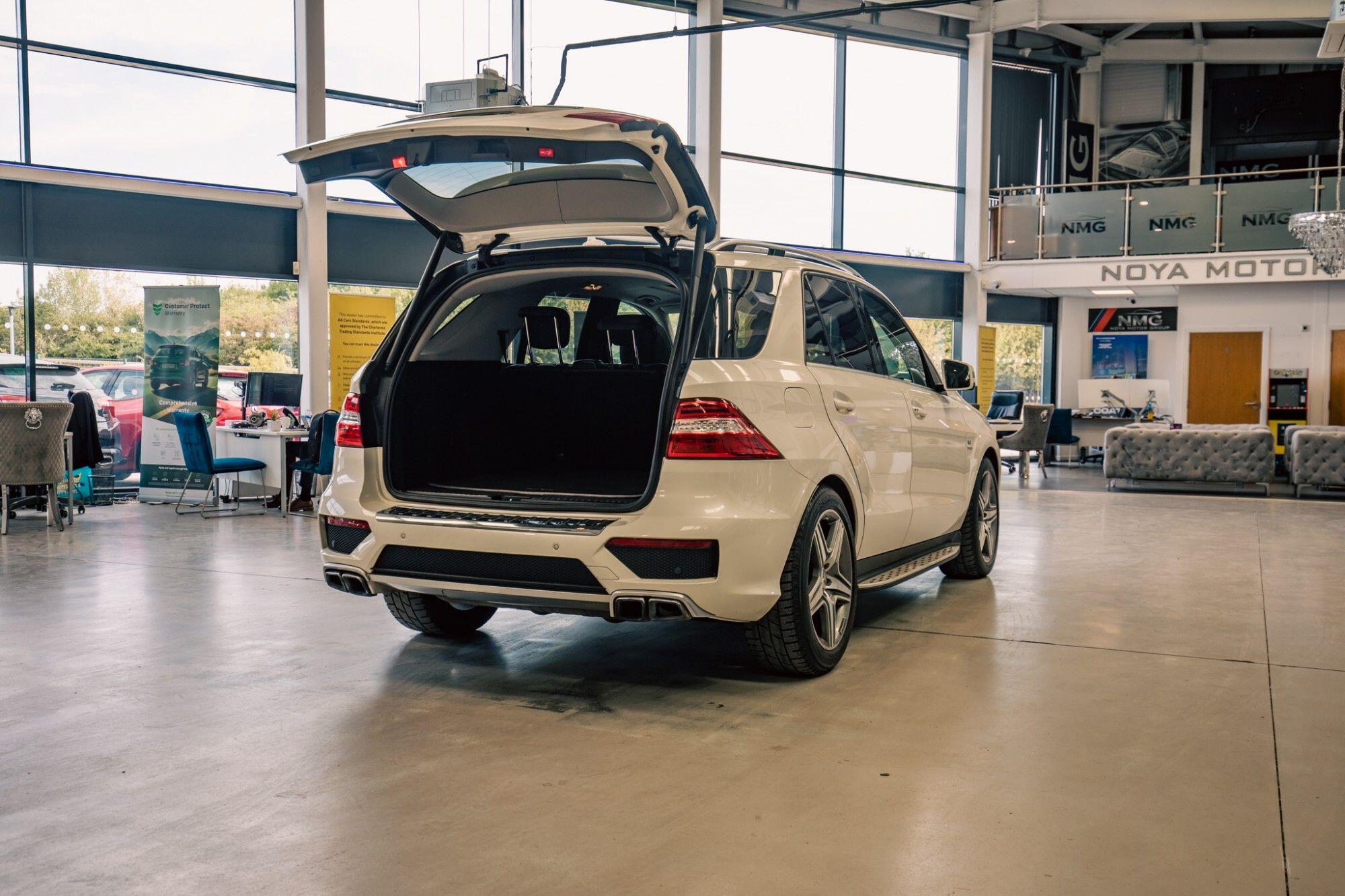 Mercedes-Benz M-Class view 37