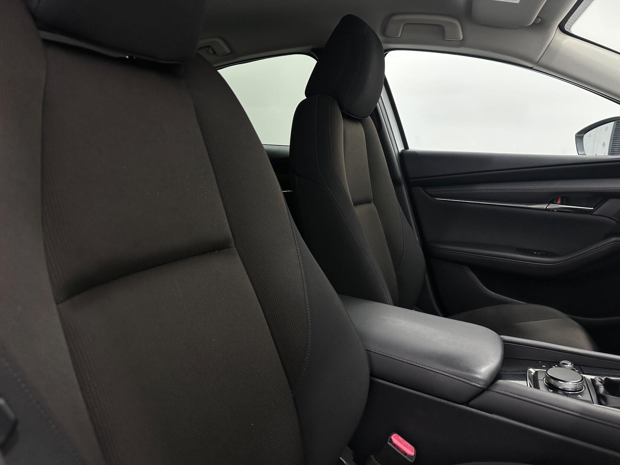 Mazda Mazda3 view 32