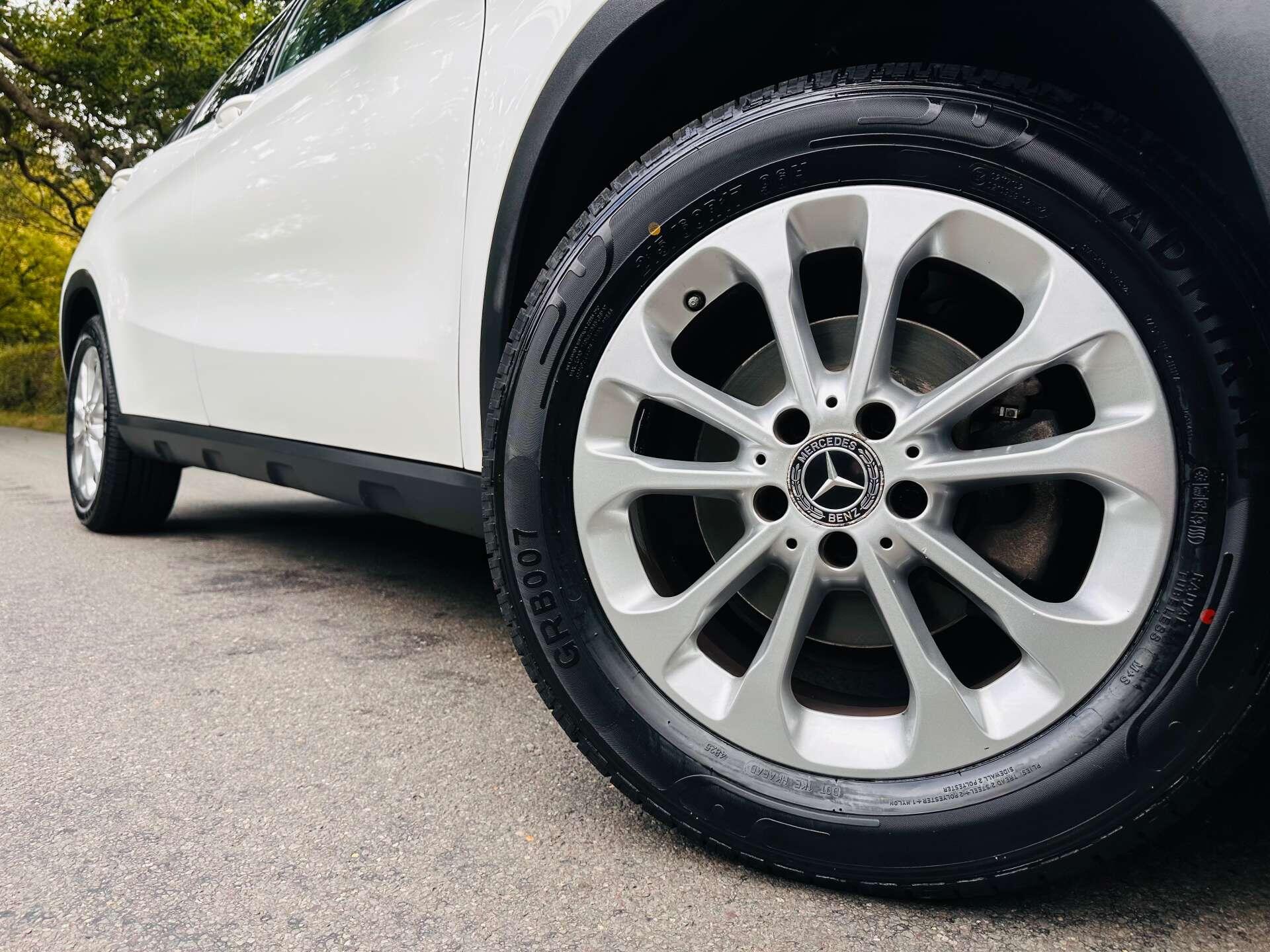 Mercedes-Benz Gla view 45