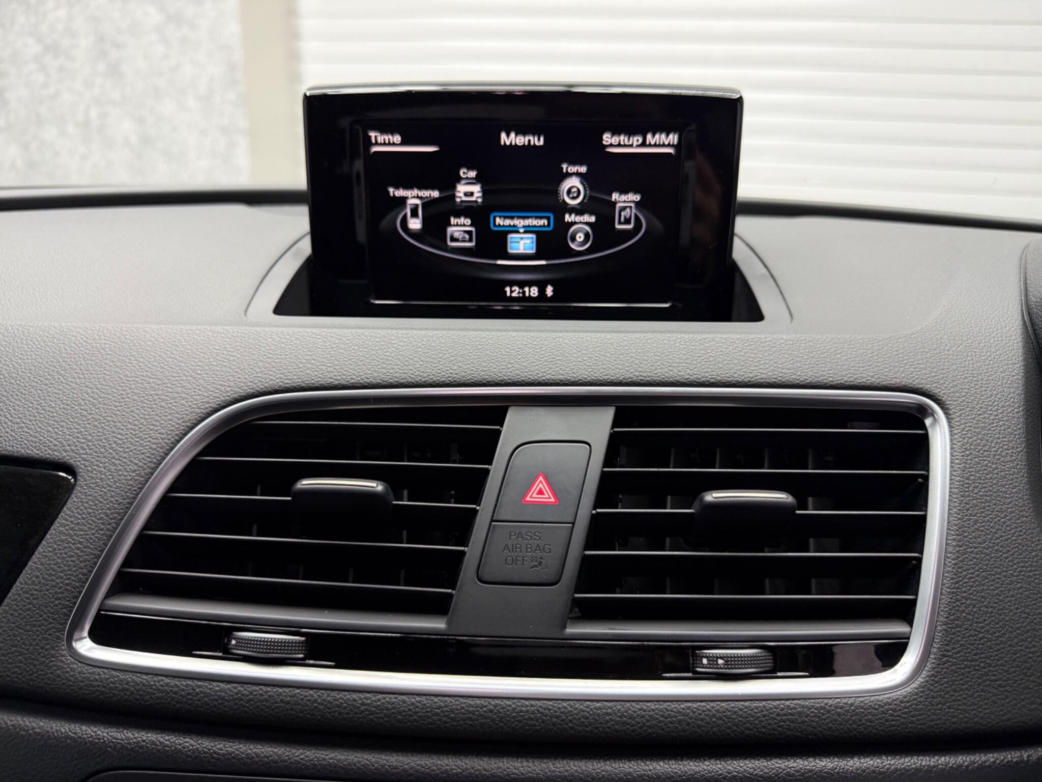 Audi Q3 view 14