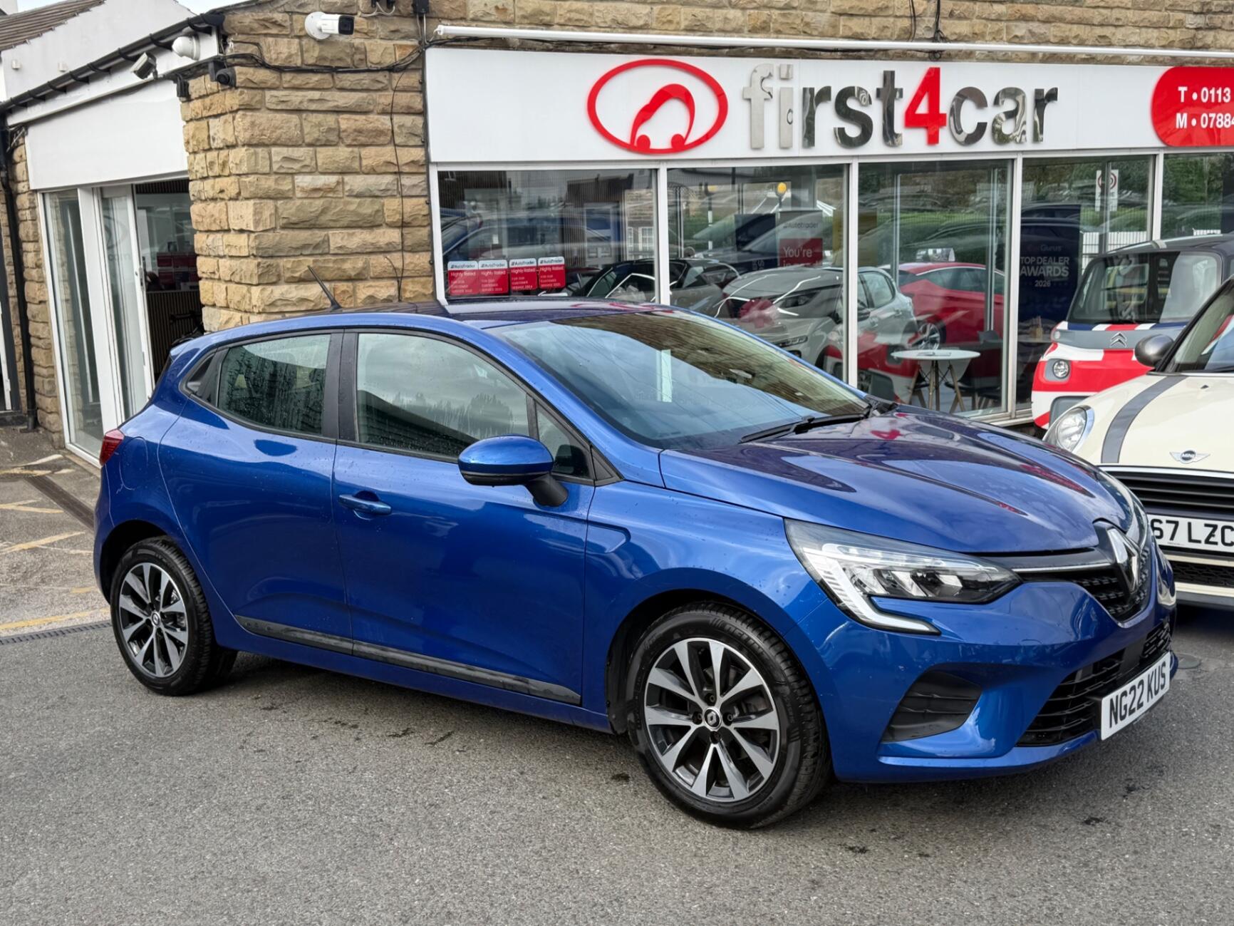 2022 Renault Clio in Blue for sale