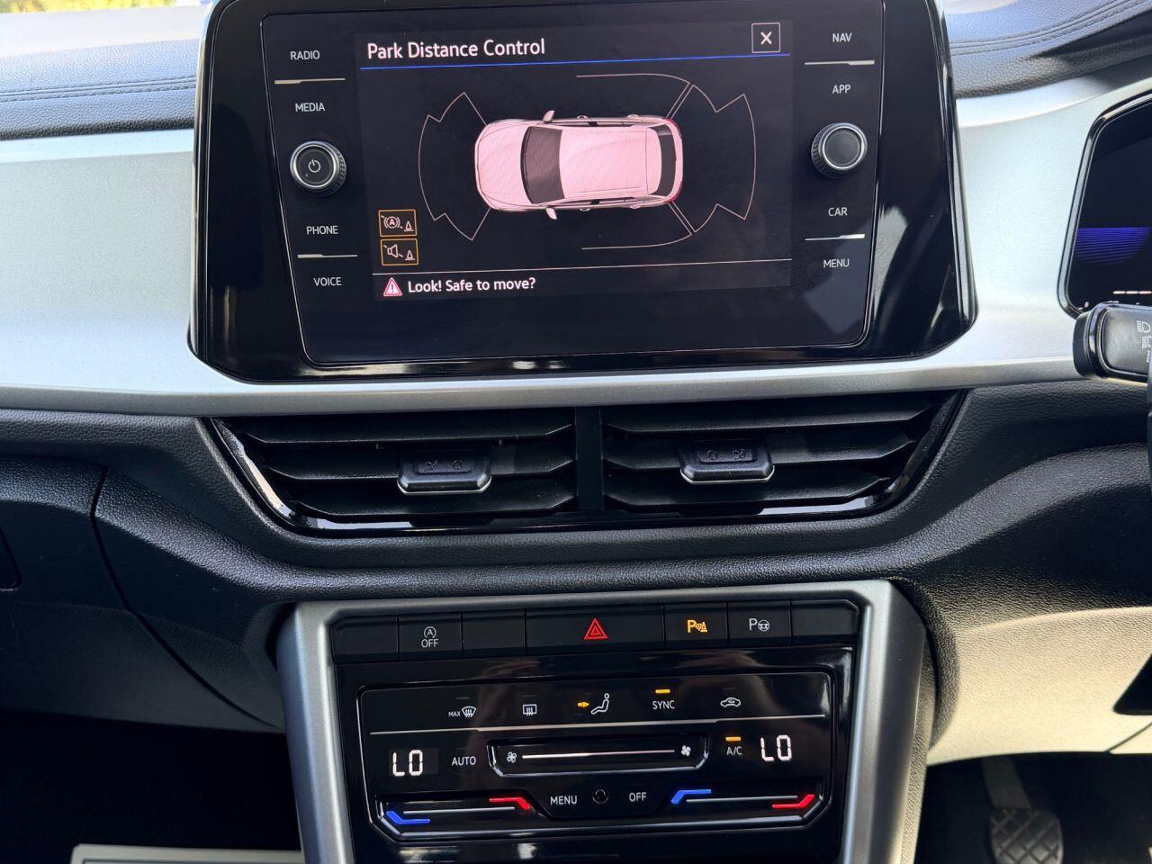 Volkswagen T-Roc view 38