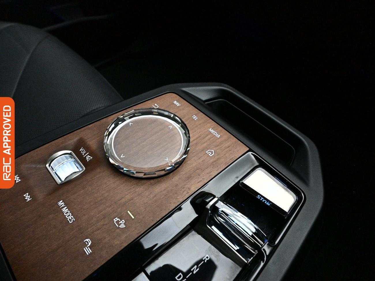 BMW Ix view 25