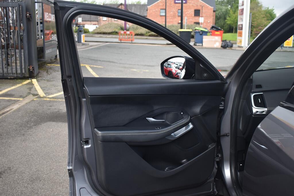 Jaguar E-Pace view 37
