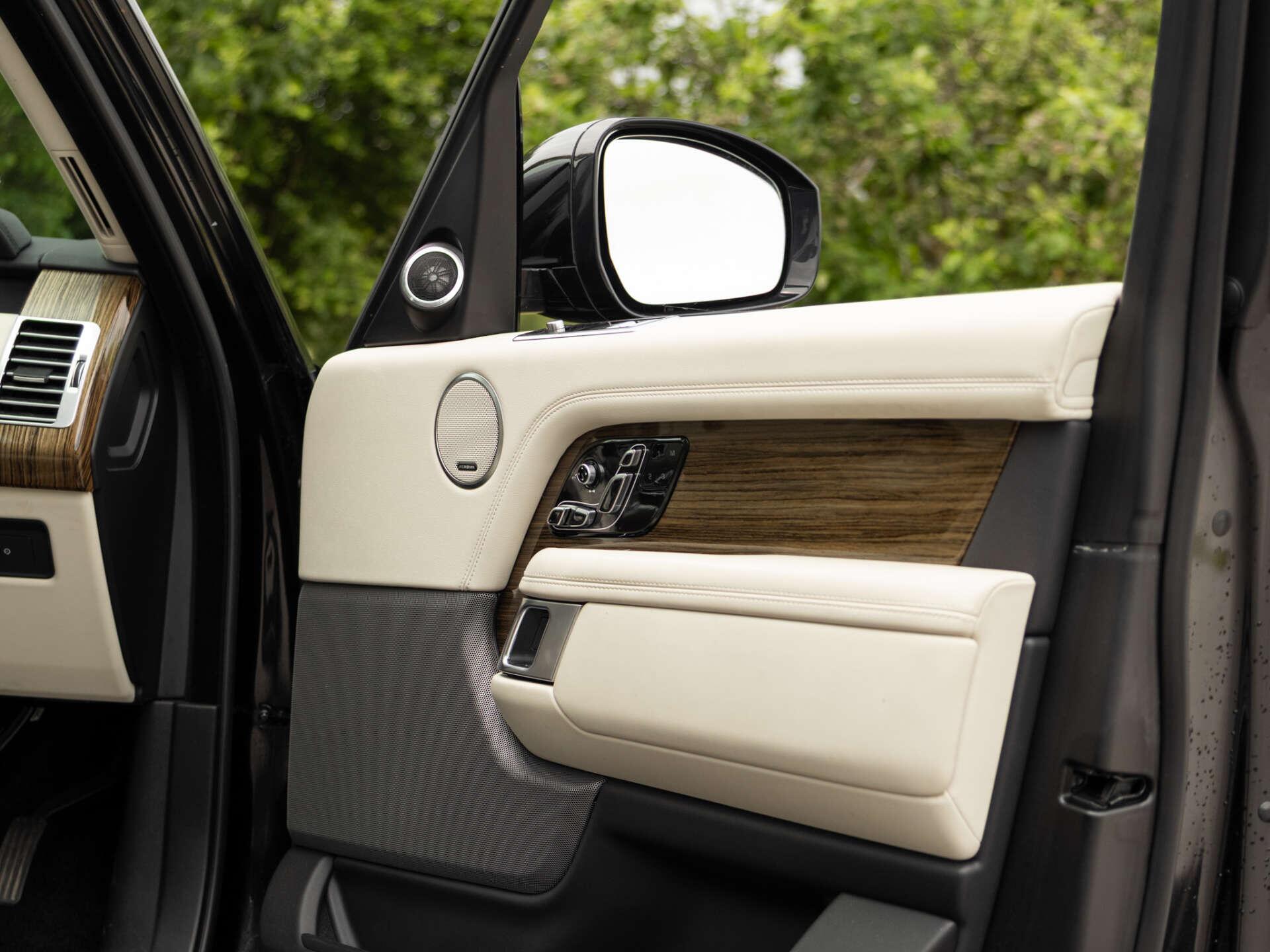 Land Rover Range Rover view 15