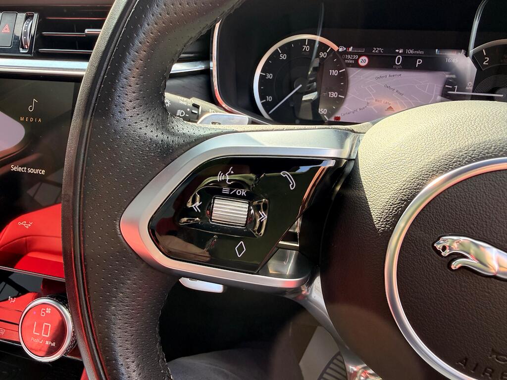 Jaguar F-Pace view 44