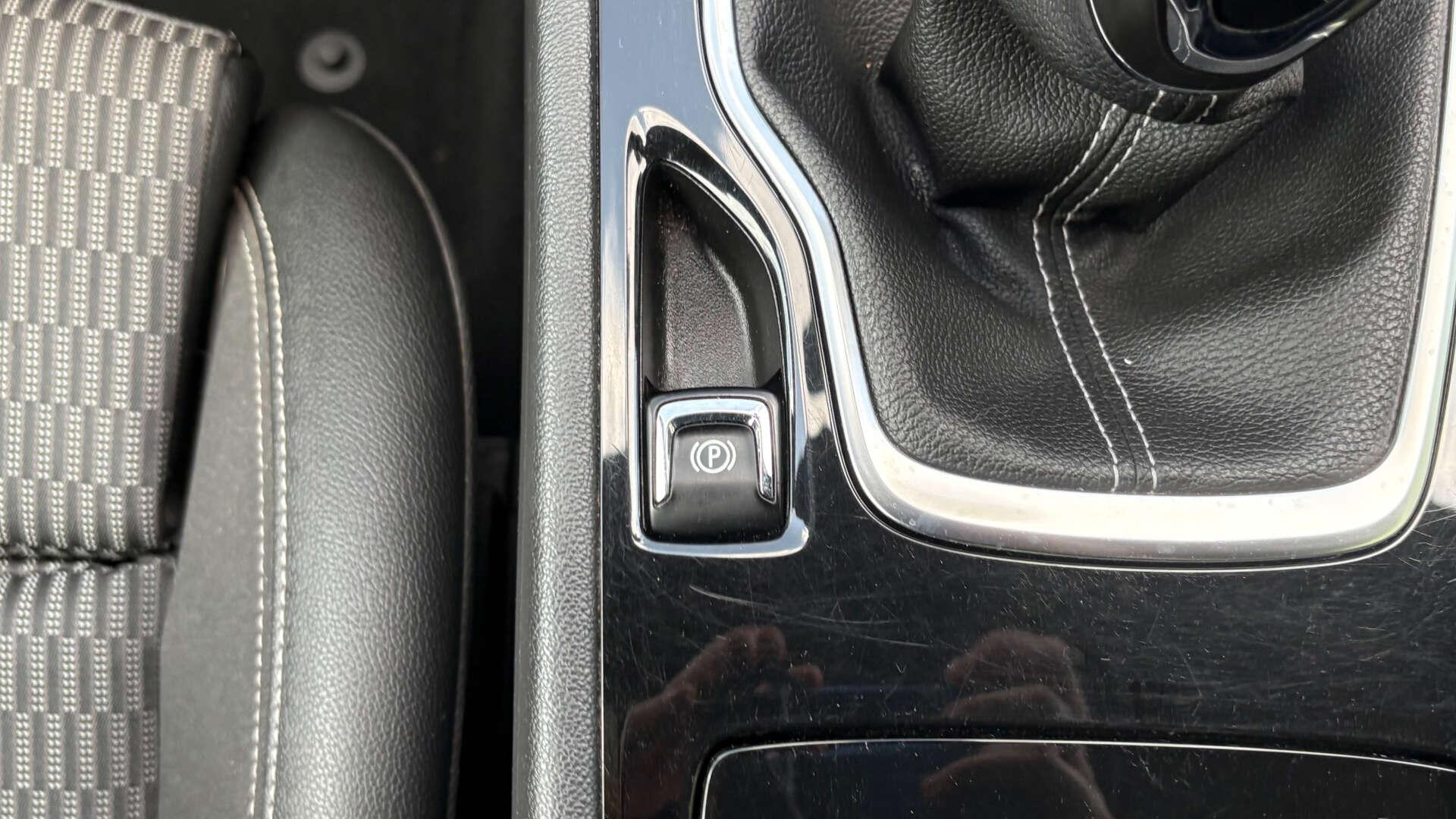 Vauxhall Insignia view 35