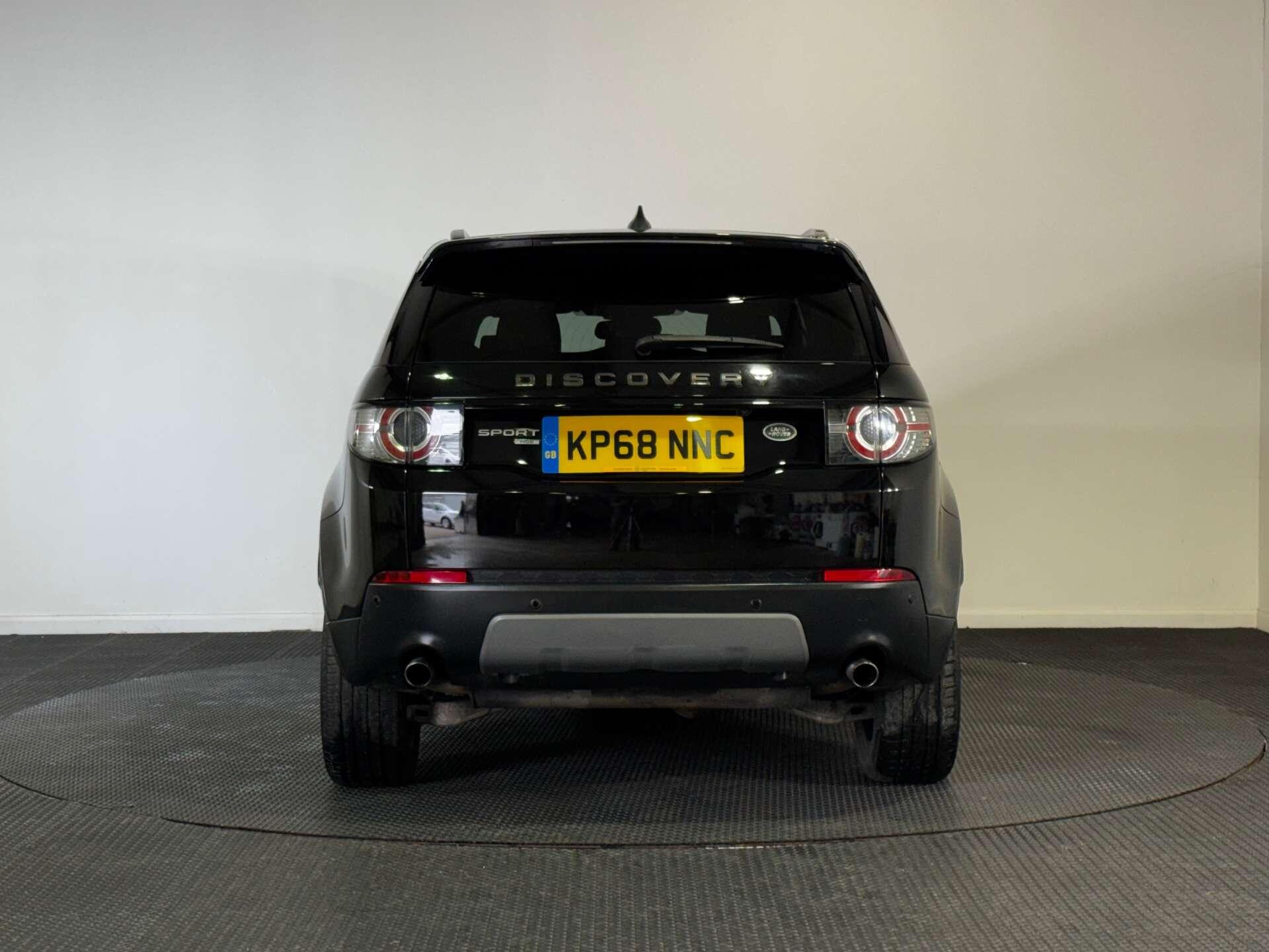 Land Rover Discovery Sport view 6