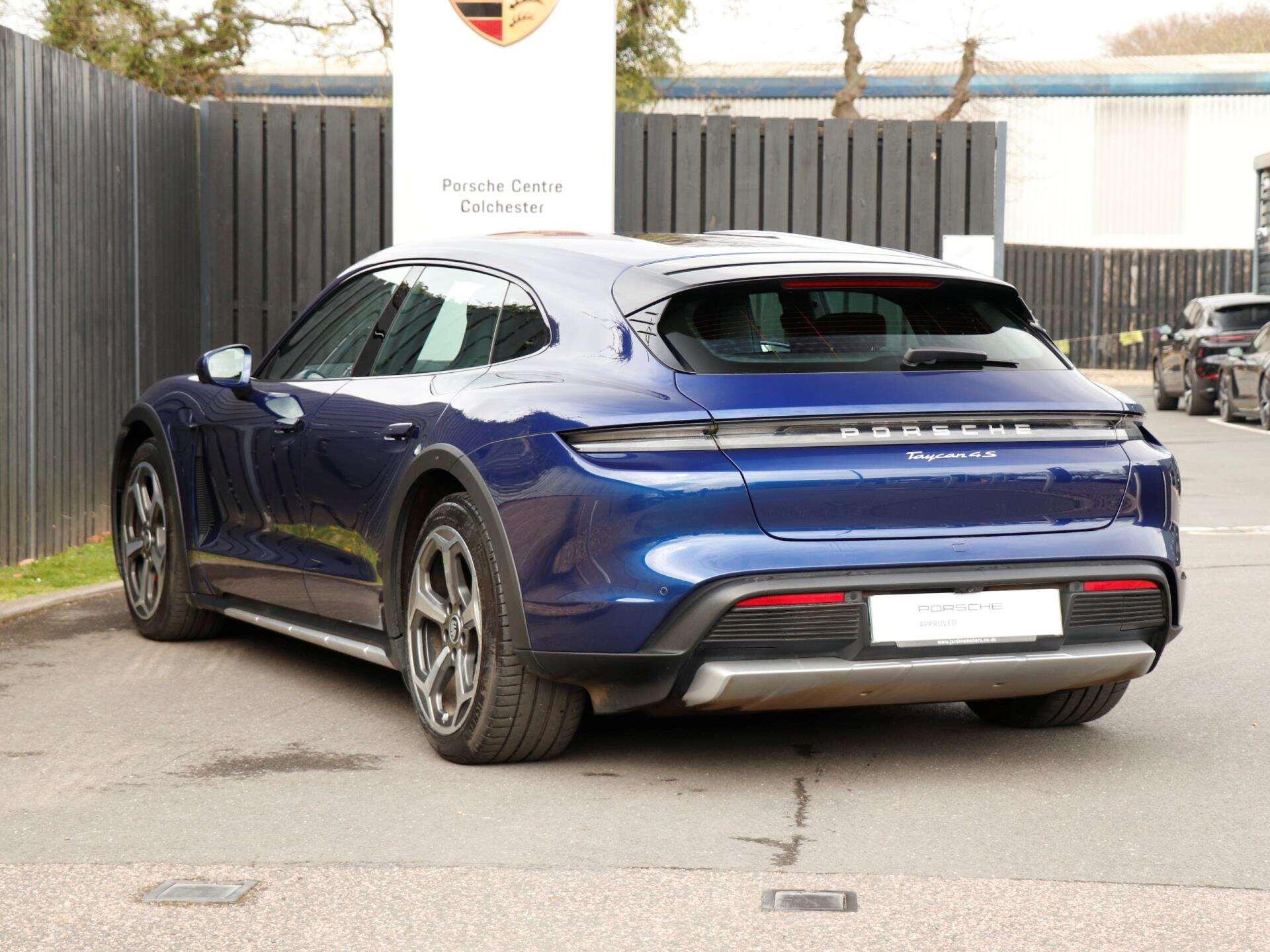 Porsche Taycan view 36