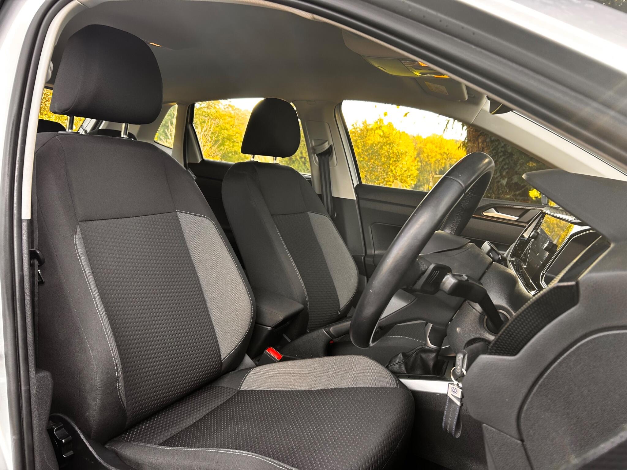 Volkswagen Polo view 6