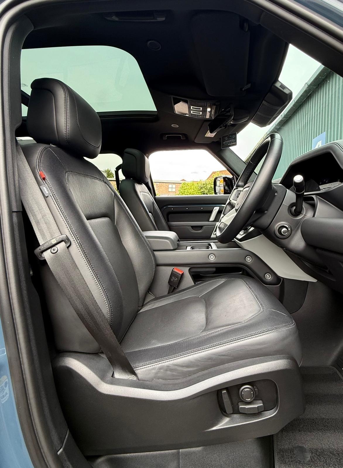 Land Rover Defender view 51