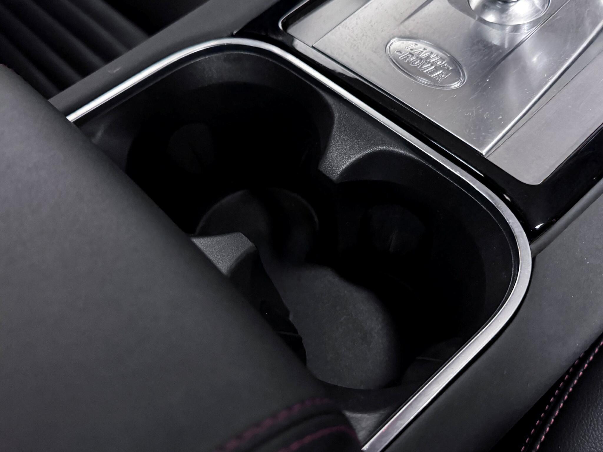 Land Rover Discovery Sport view 36