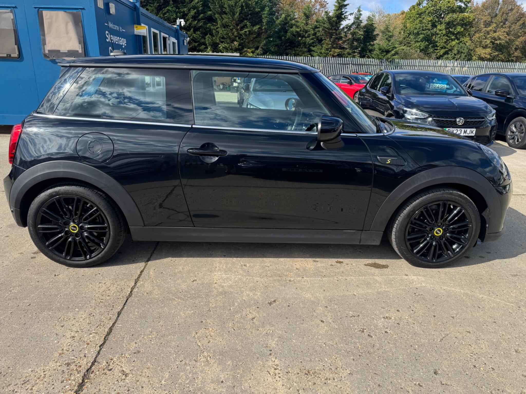 Mini Hatch view 13