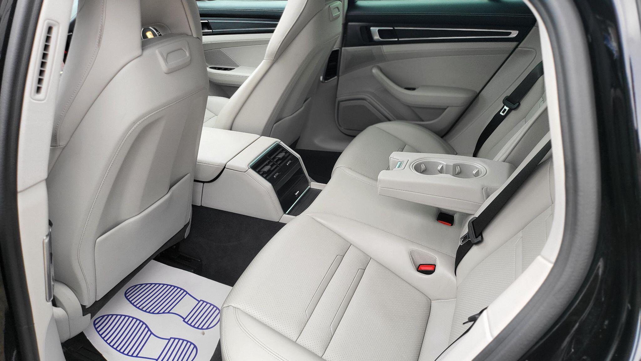 Porsche Panamera view 18