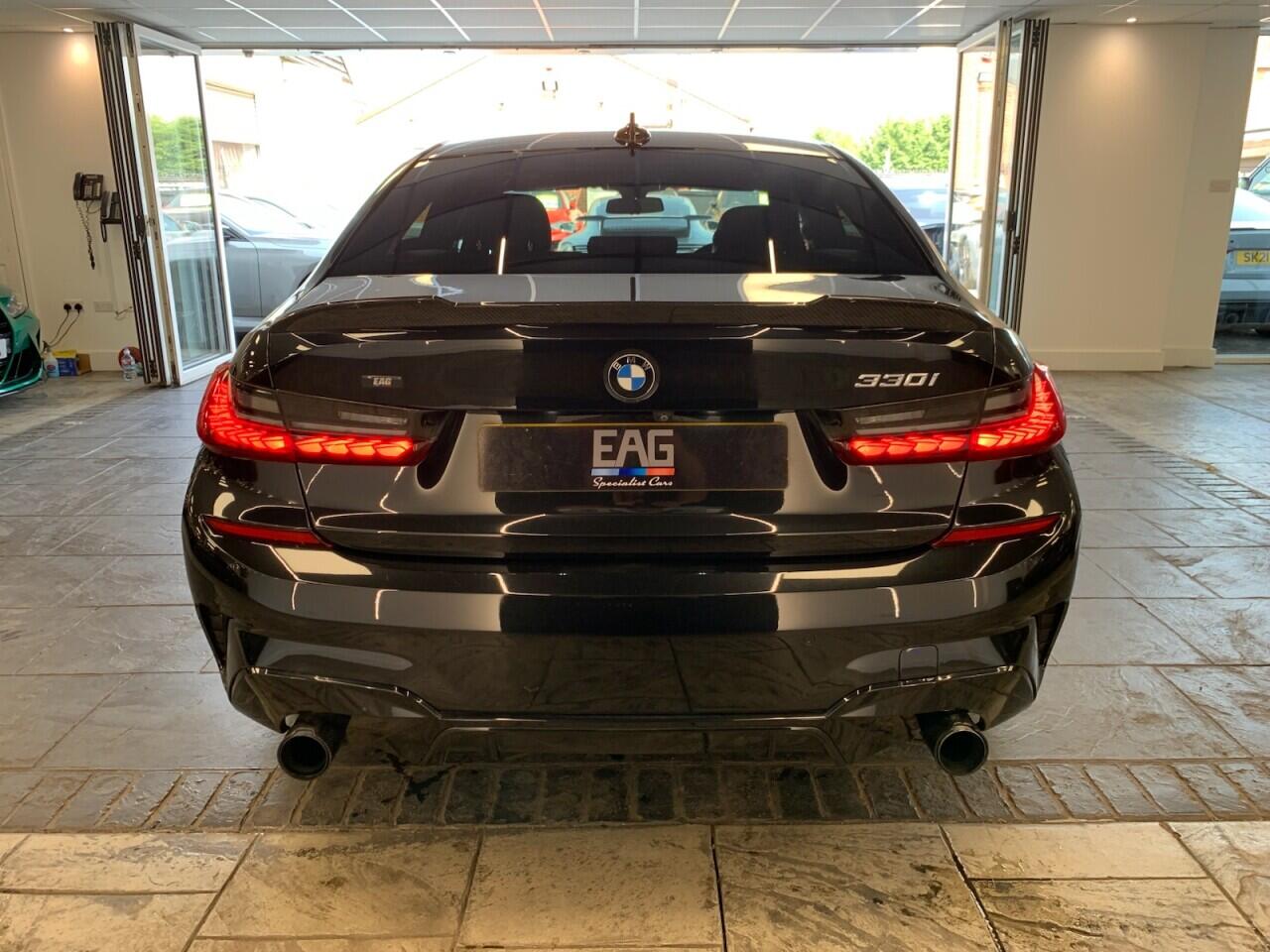 BMW 3 Series view 18