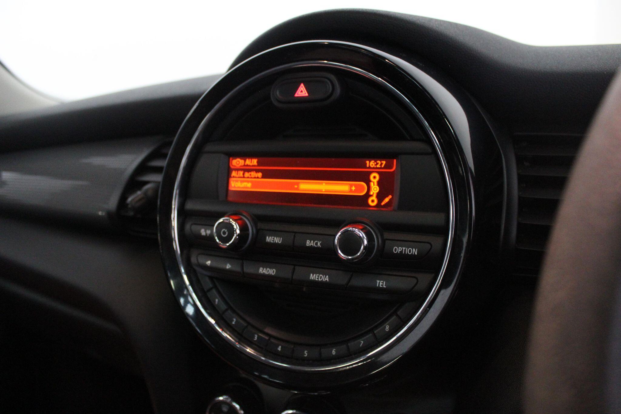 Mini Hatch view 34