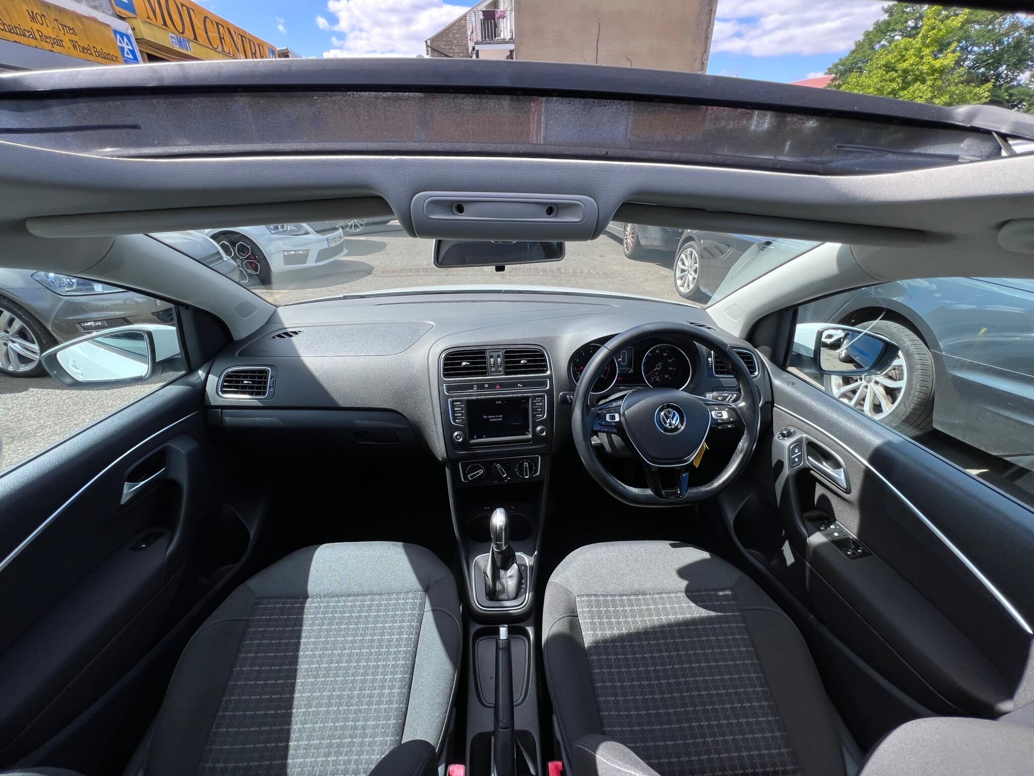 Volkswagen Polo view 2