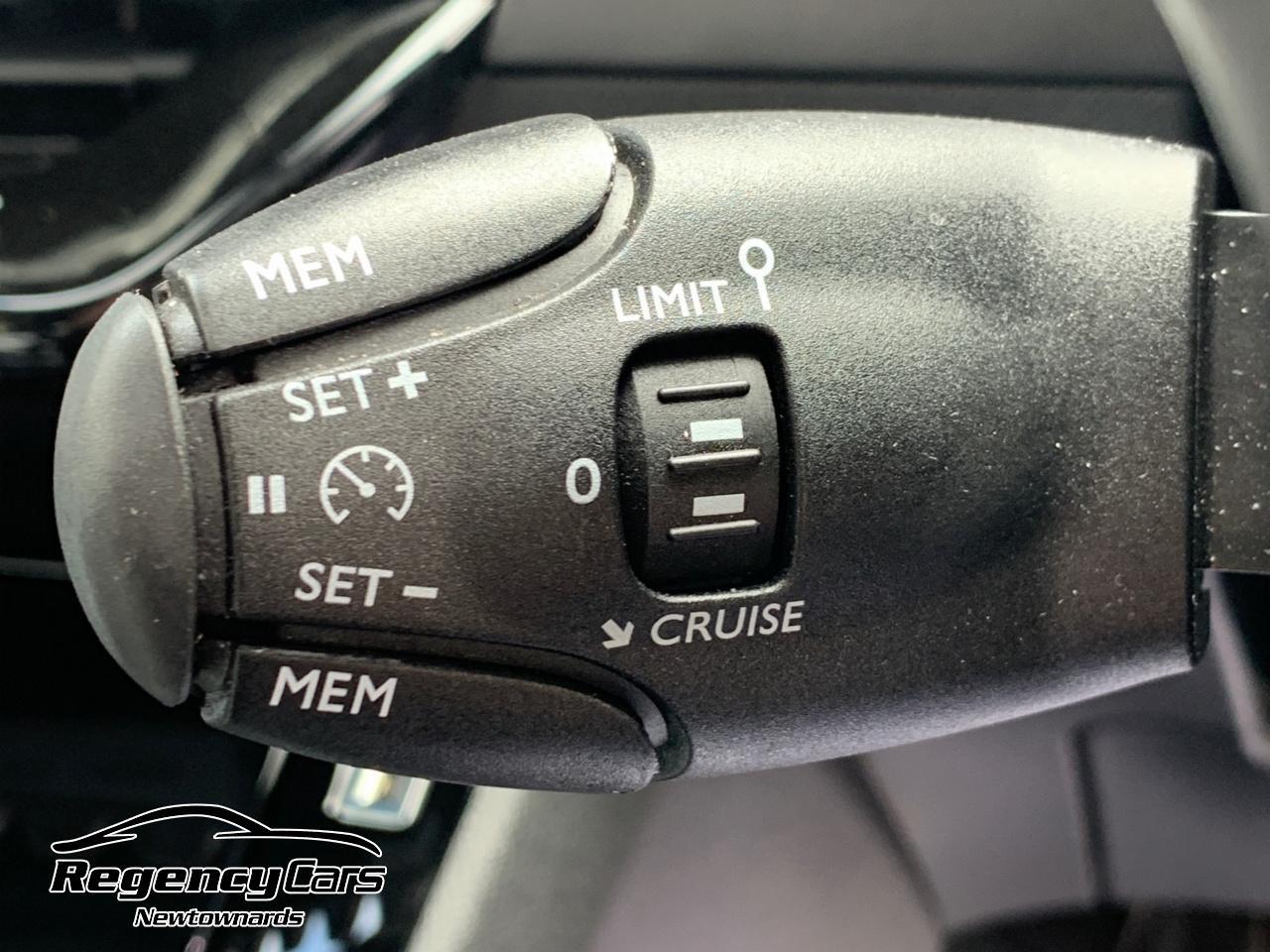 Peugeot 208 view 16