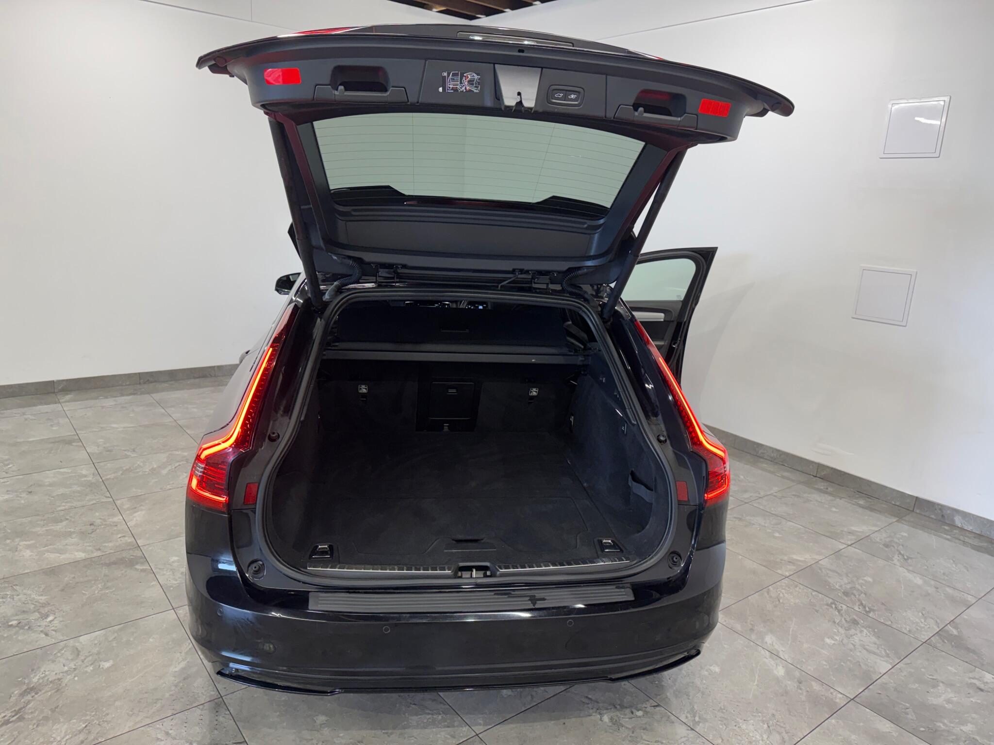 Volvo V90 view 18