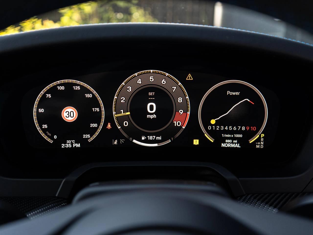 Porsche 911 view 23