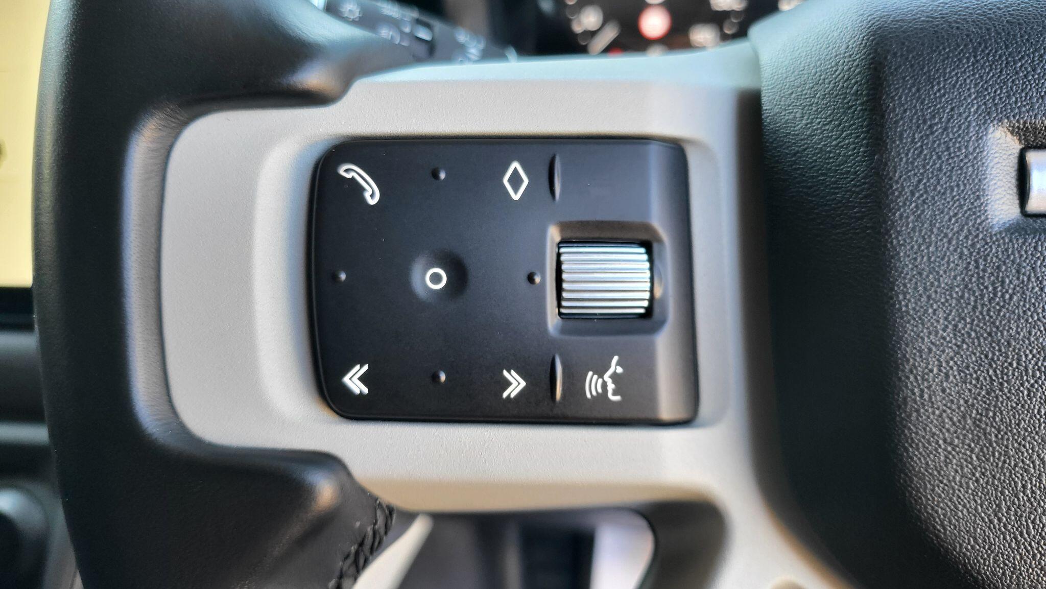 Land Rover Defender view 22