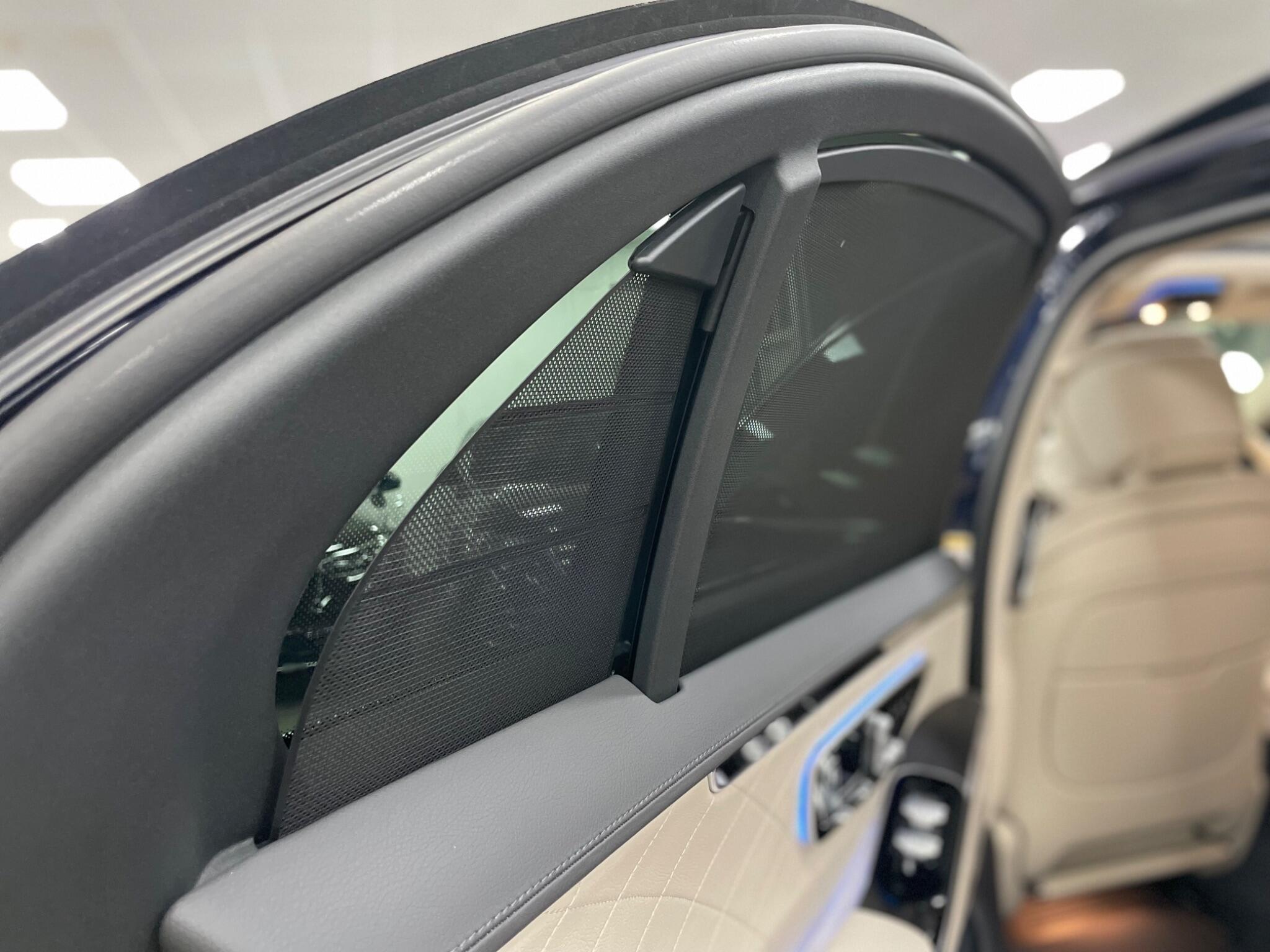 Mercedes-Benz S-Class view 37