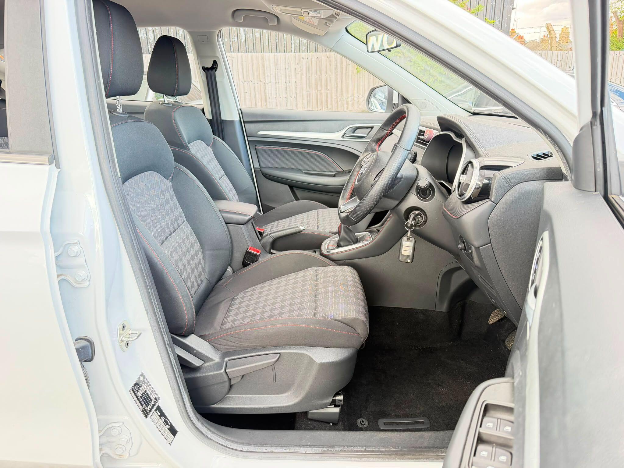 MG ZS view 9