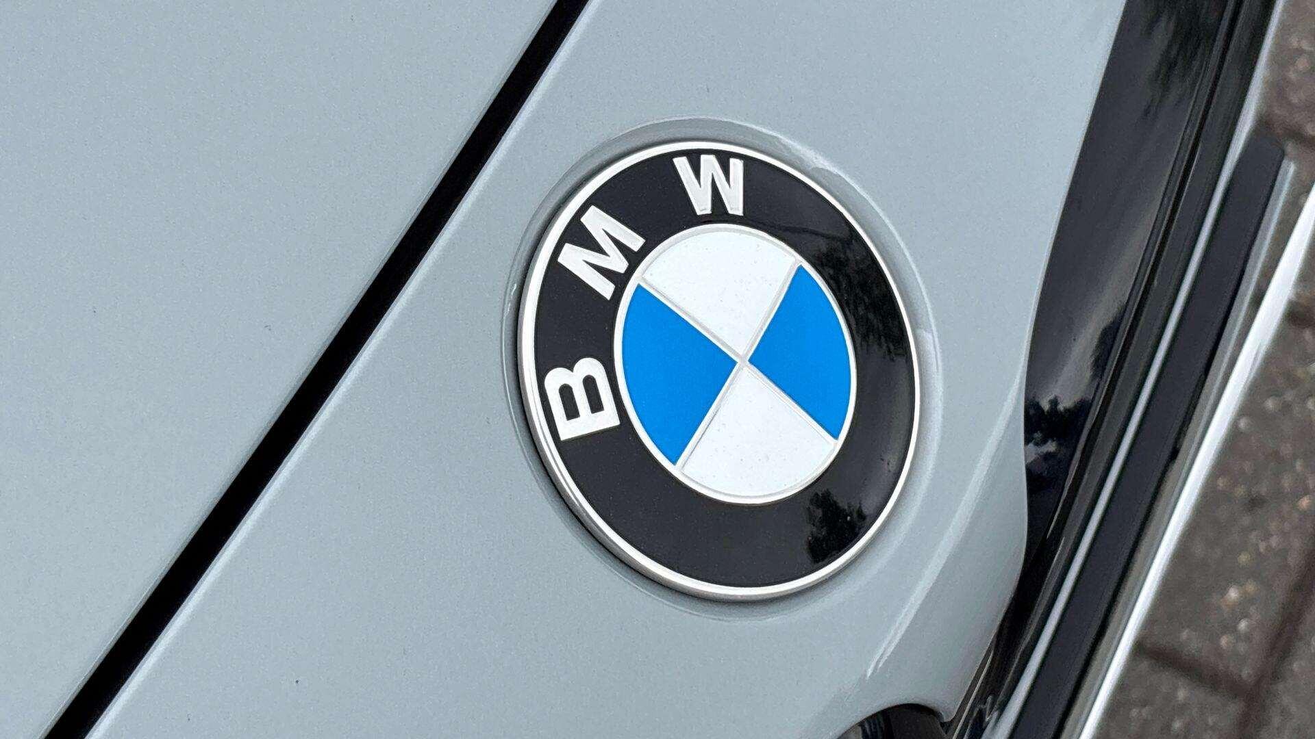 BMW 2 Series view 24