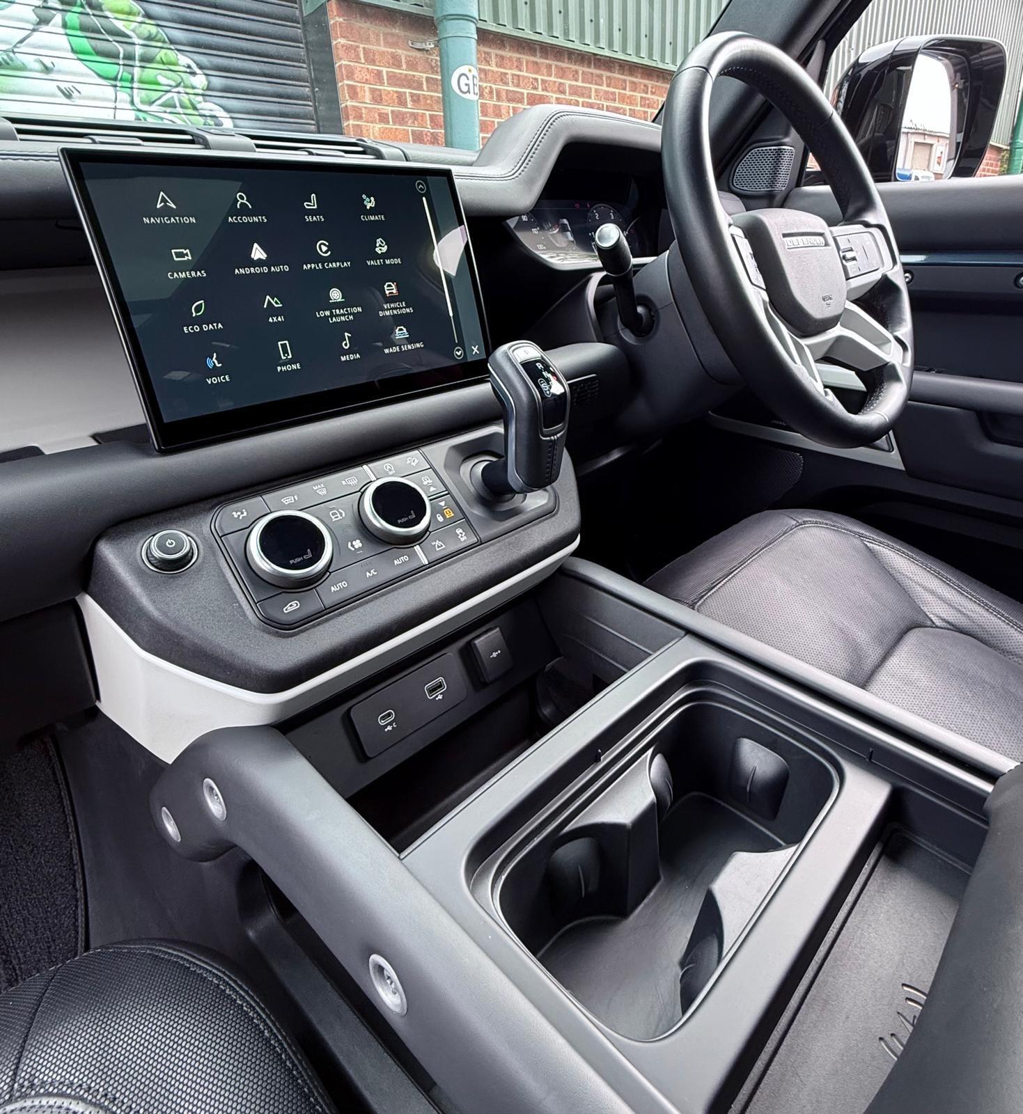 Land Rover Defender view 45