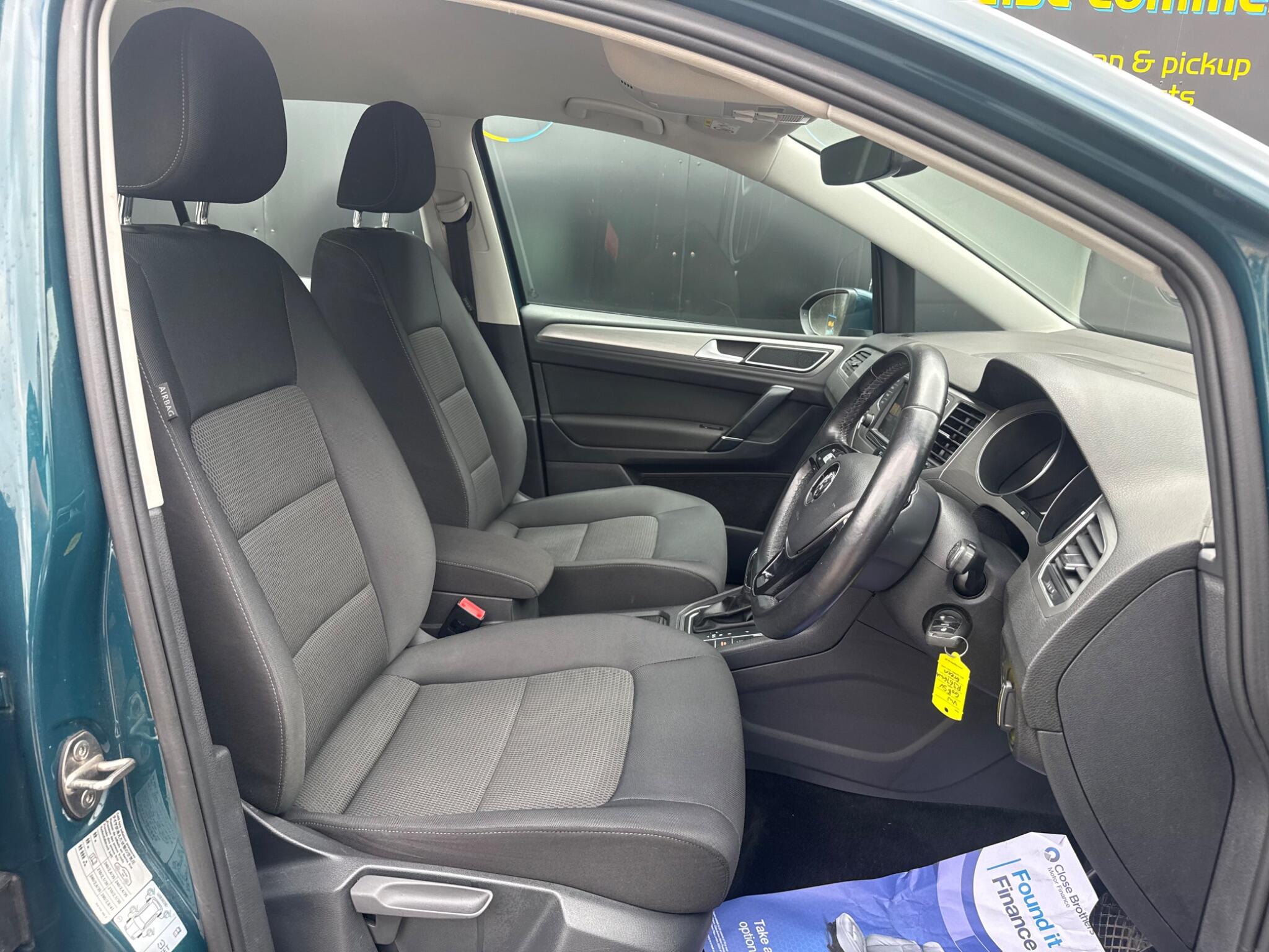Volkswagen Golf Sportsvan view 13