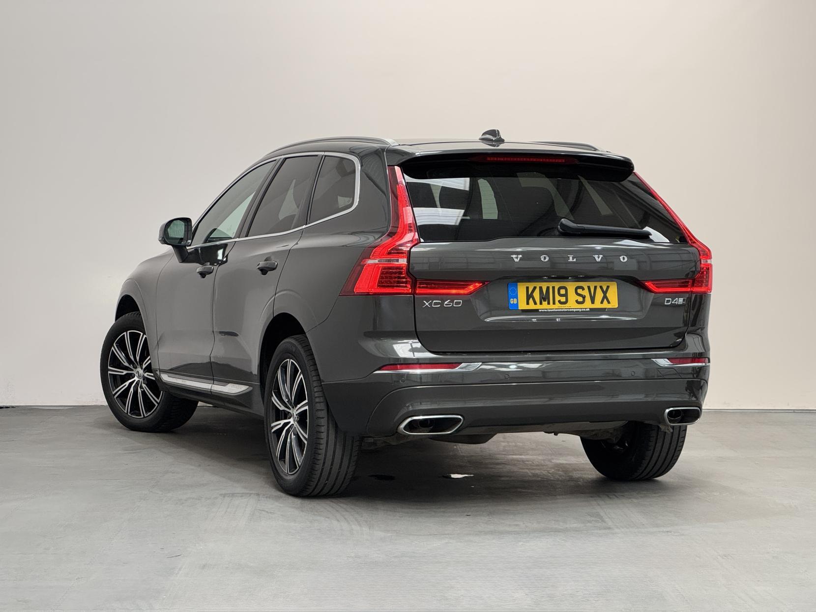 Volvo XC60 view 7