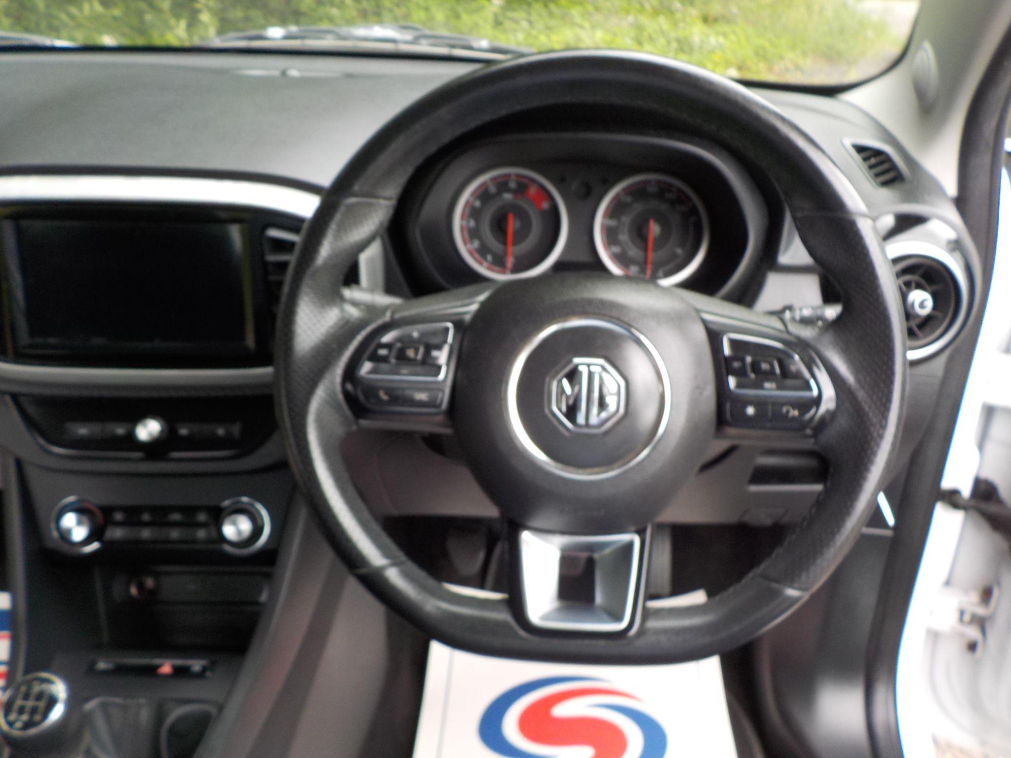 MG MG3 1.5 VTi-TECH Exclusive Euro 6 (s/s) 5dr