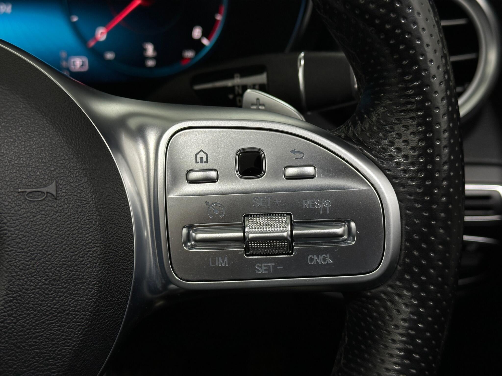 Mercedes-Benz C-Class view 16