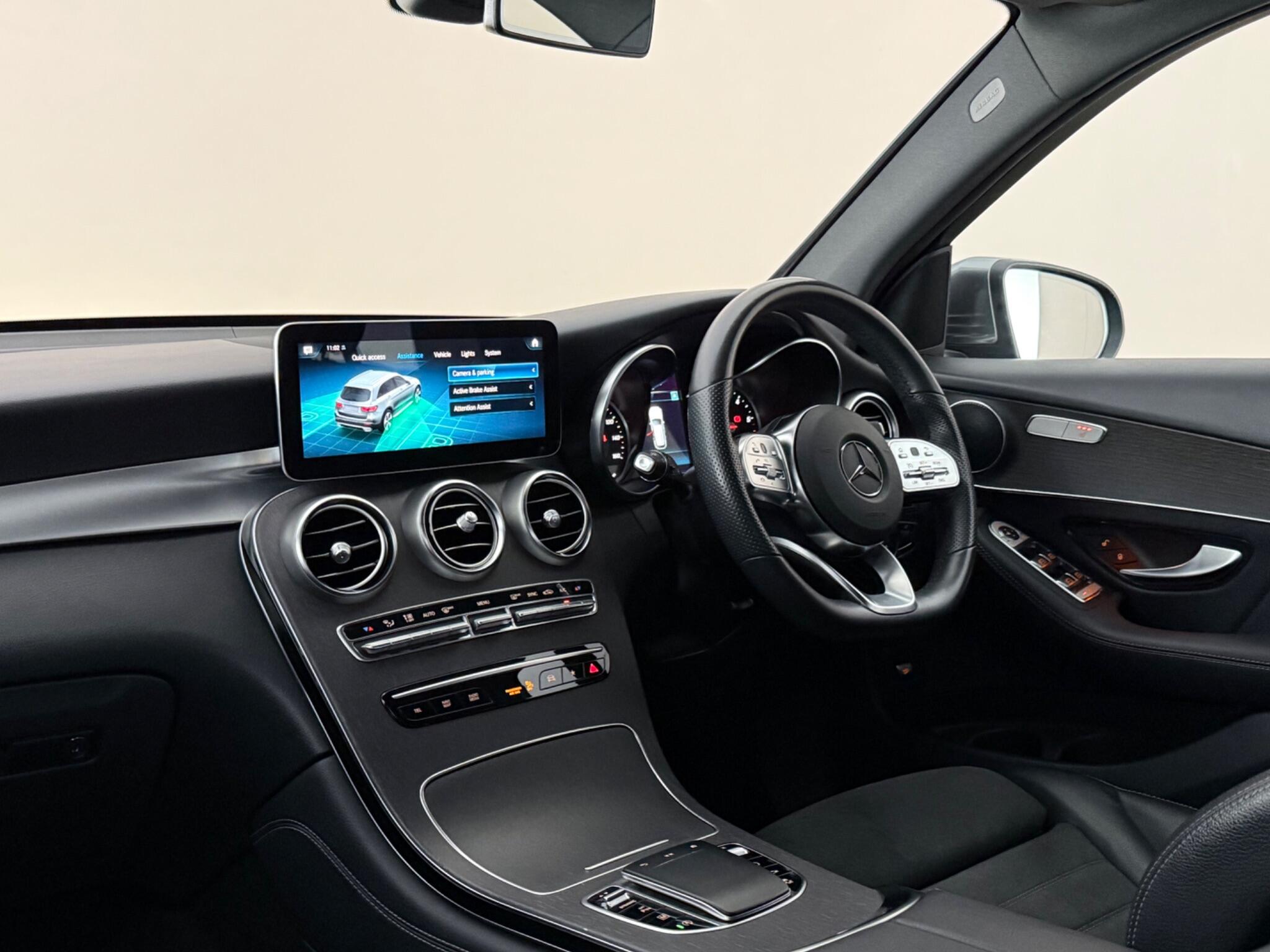Mercedes-Benz GLC view 4
