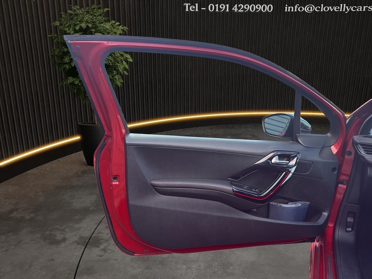 Peugeot 208 view 35