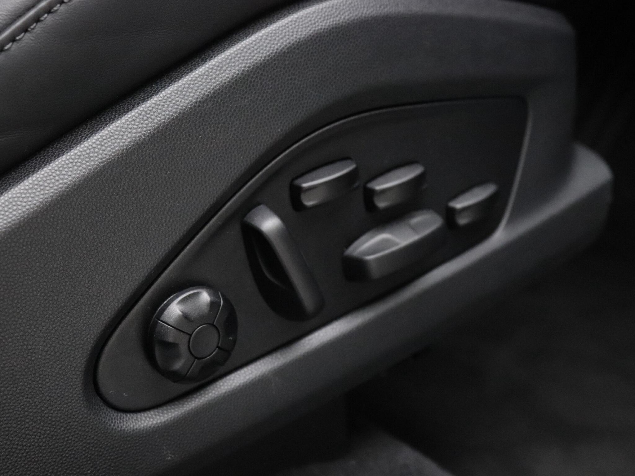 Porsche Macan view 27