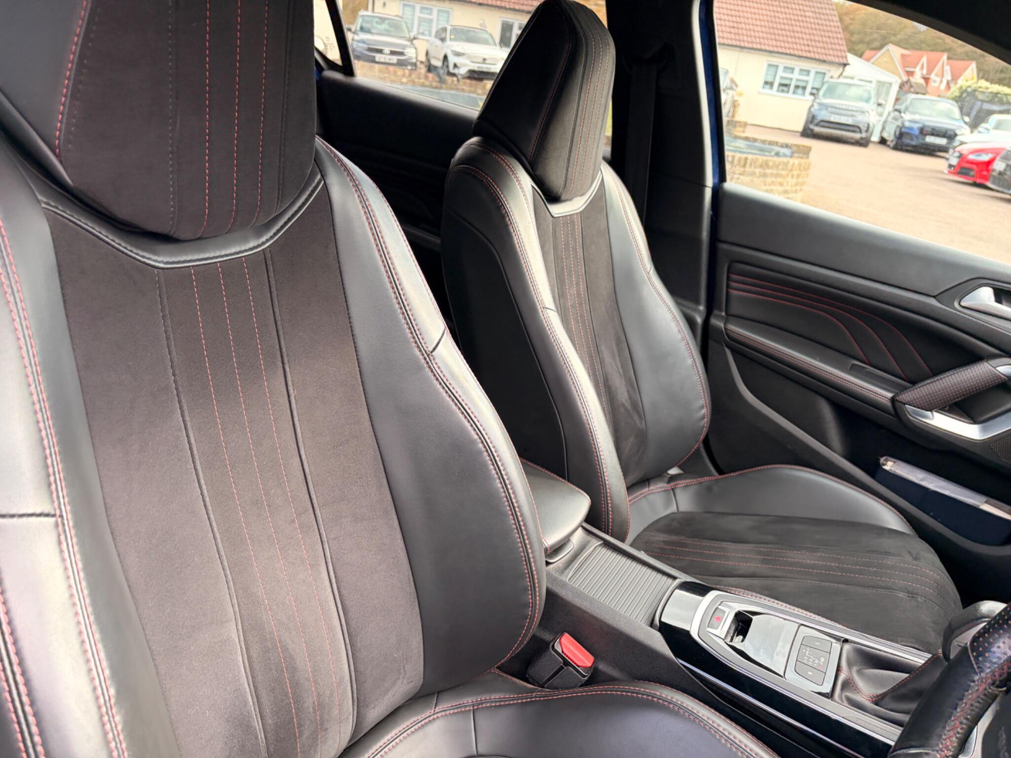 Peugeot 308 view 18