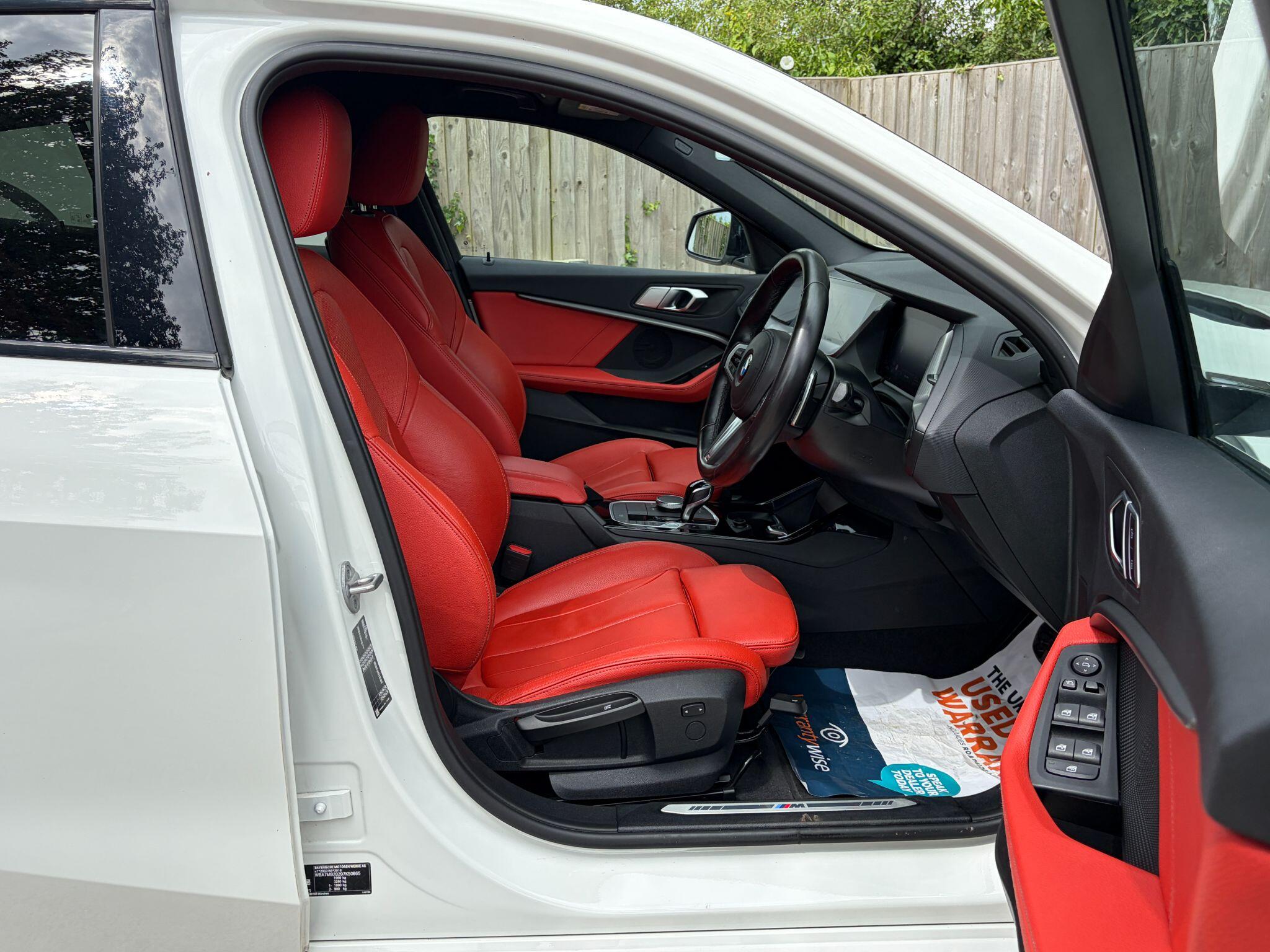 BMW 1 Series view 12
