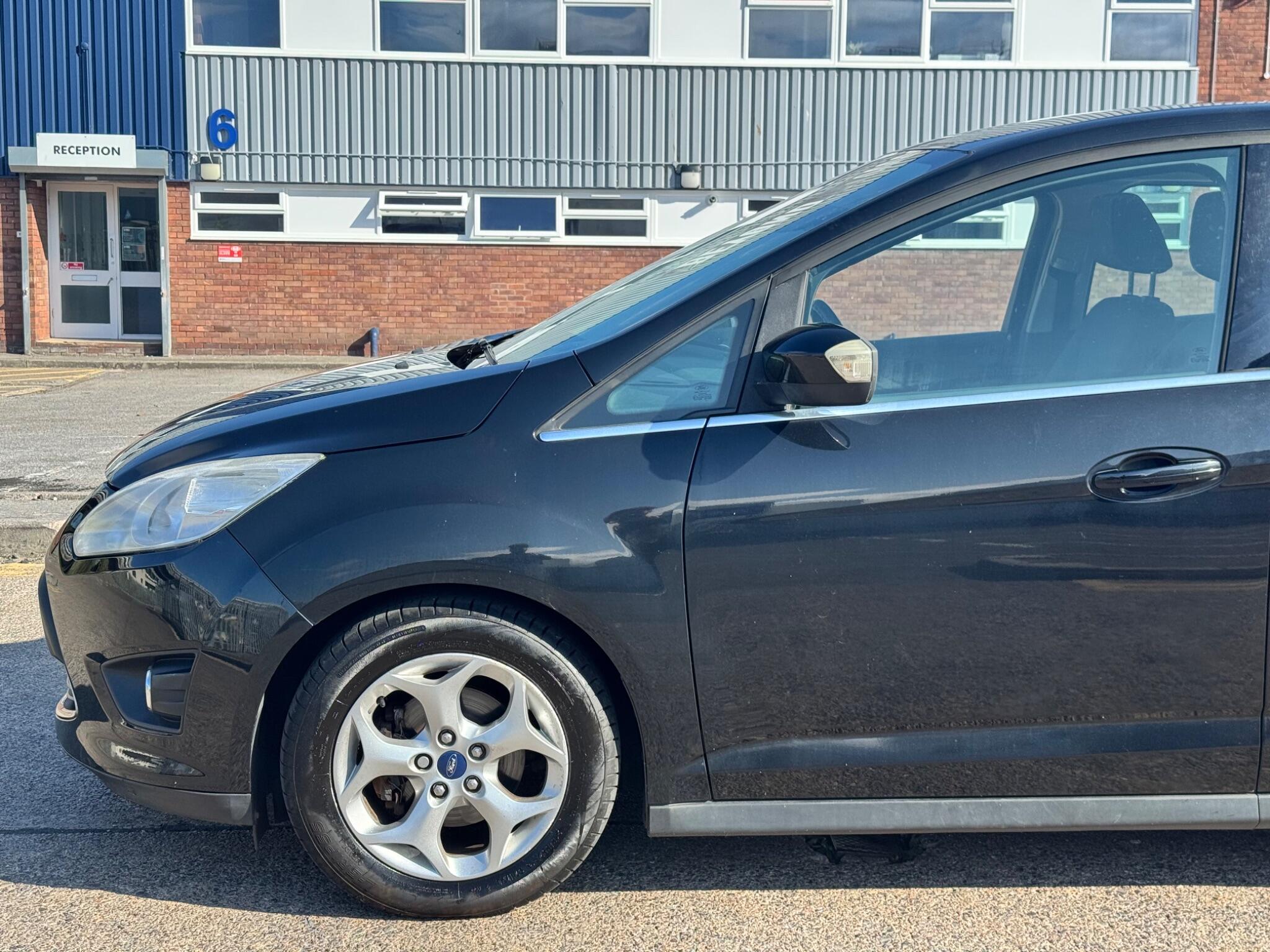 Ford C-Max view 10
