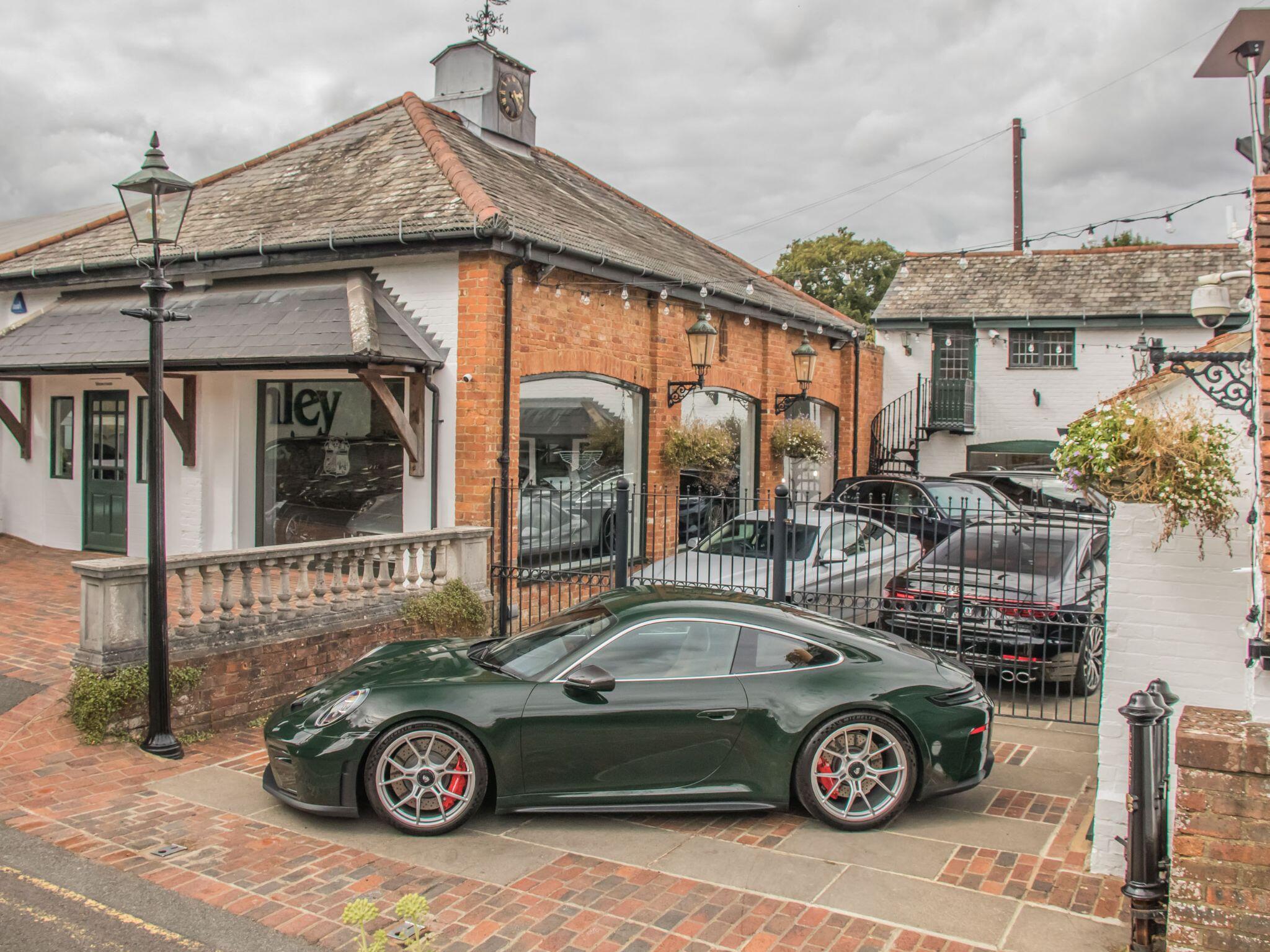 Porsche 911 view 12