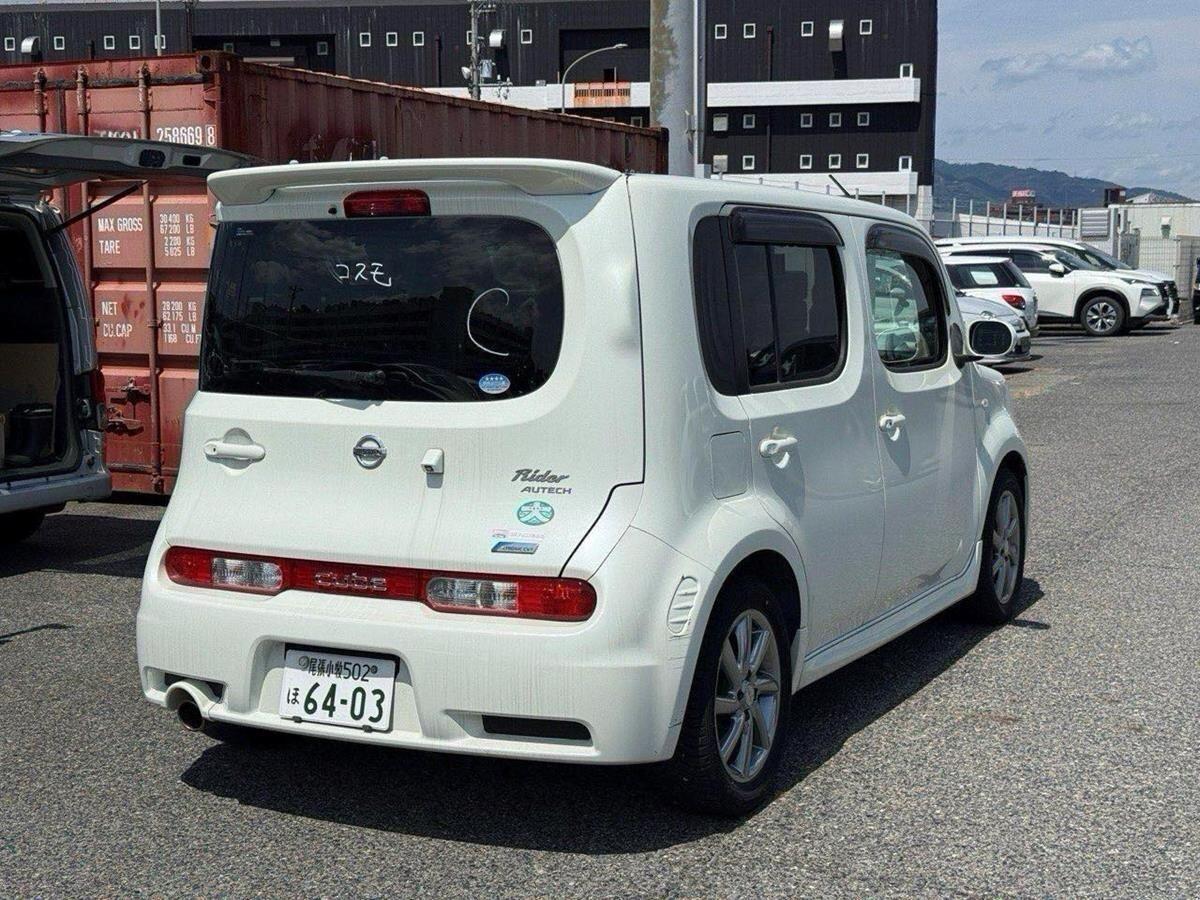 Nissan Cube view 4