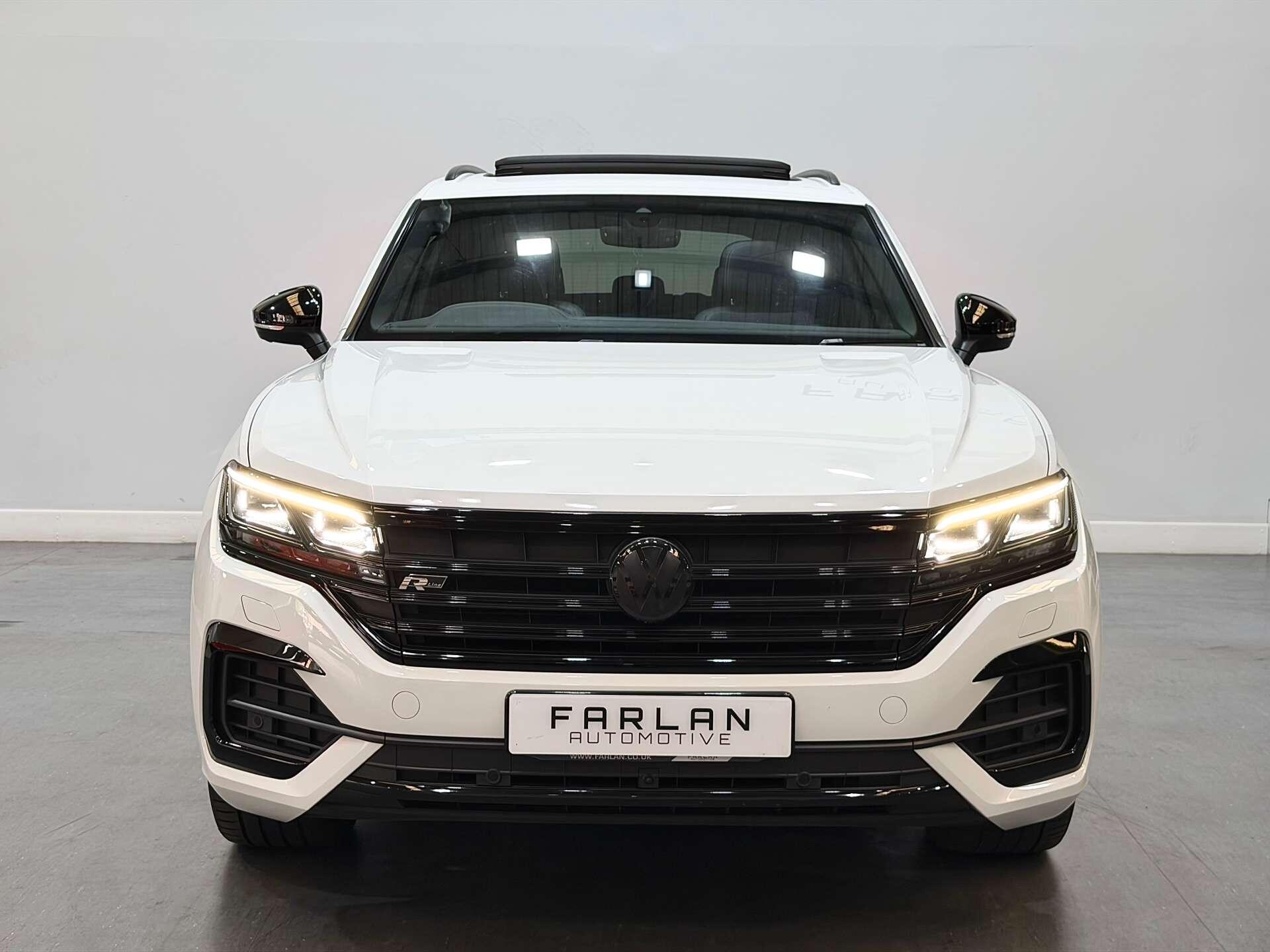 Volkswagen Touareg view 12