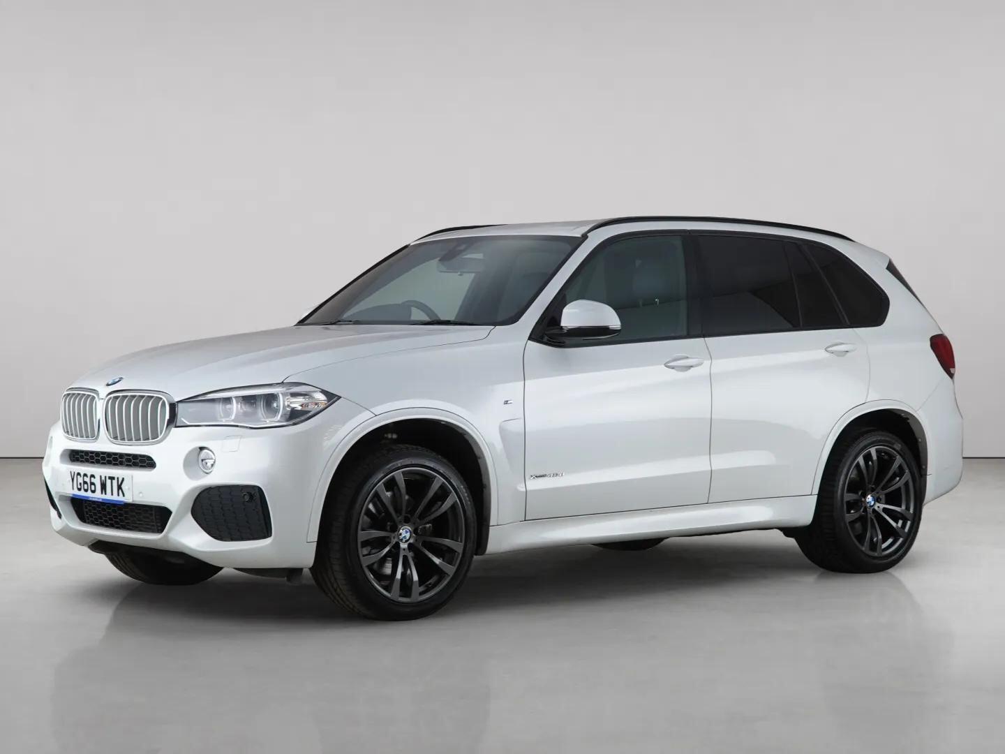 BMW X5 view 2