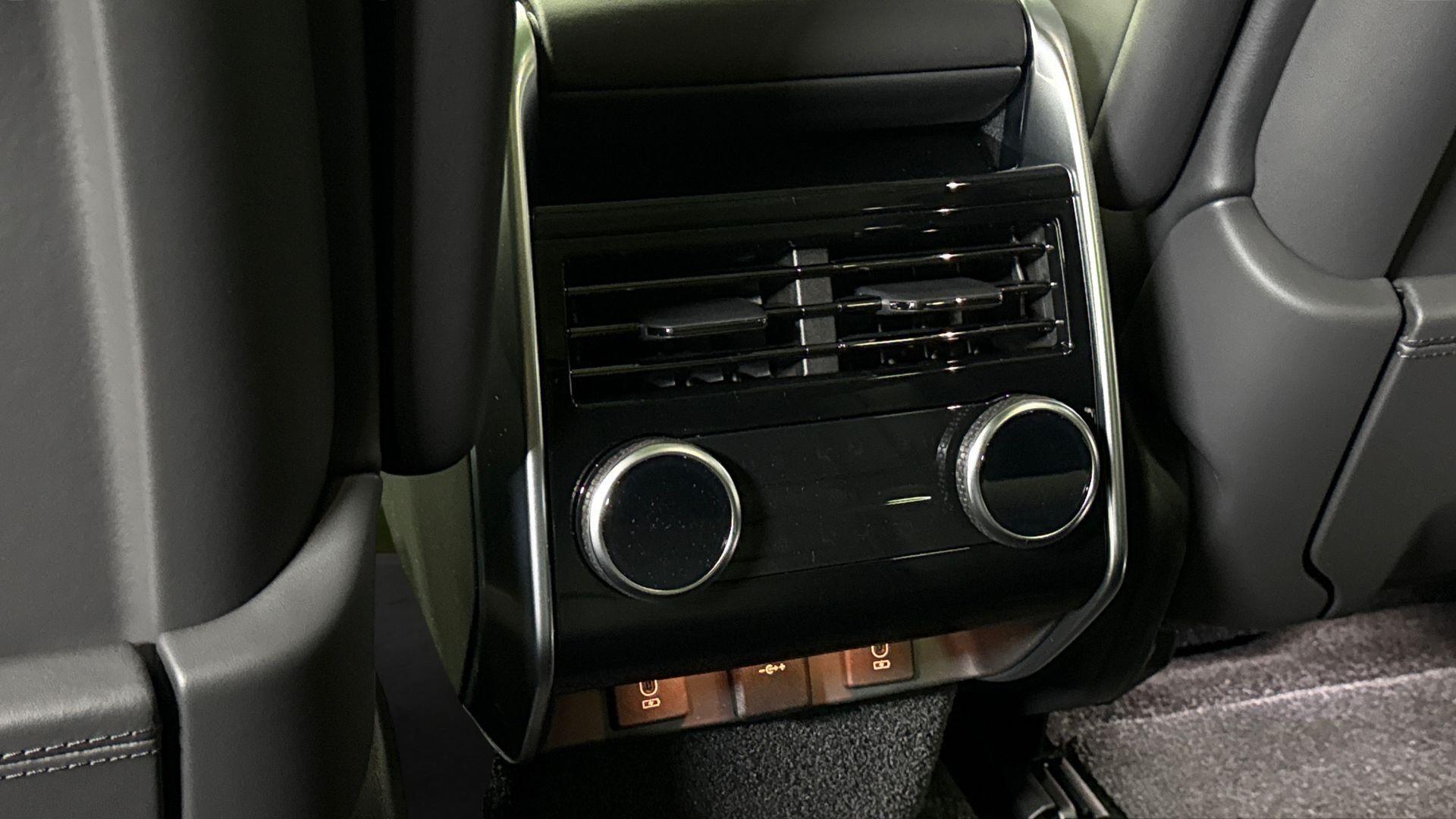Land Rover Range Rover view 18