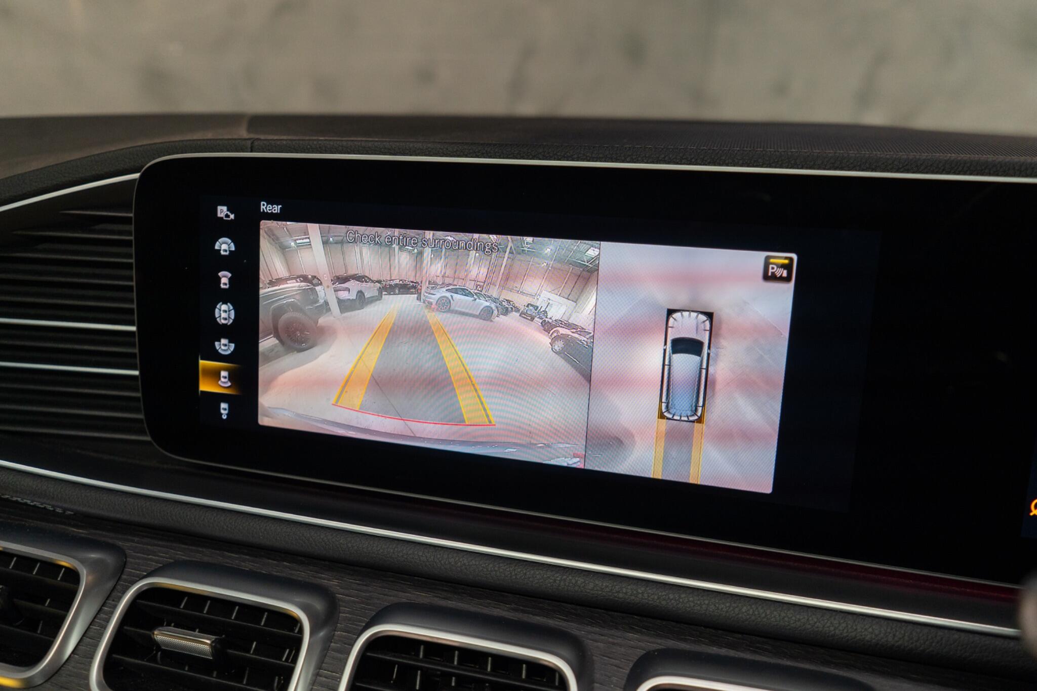 Mercedes-Benz GLS view 31