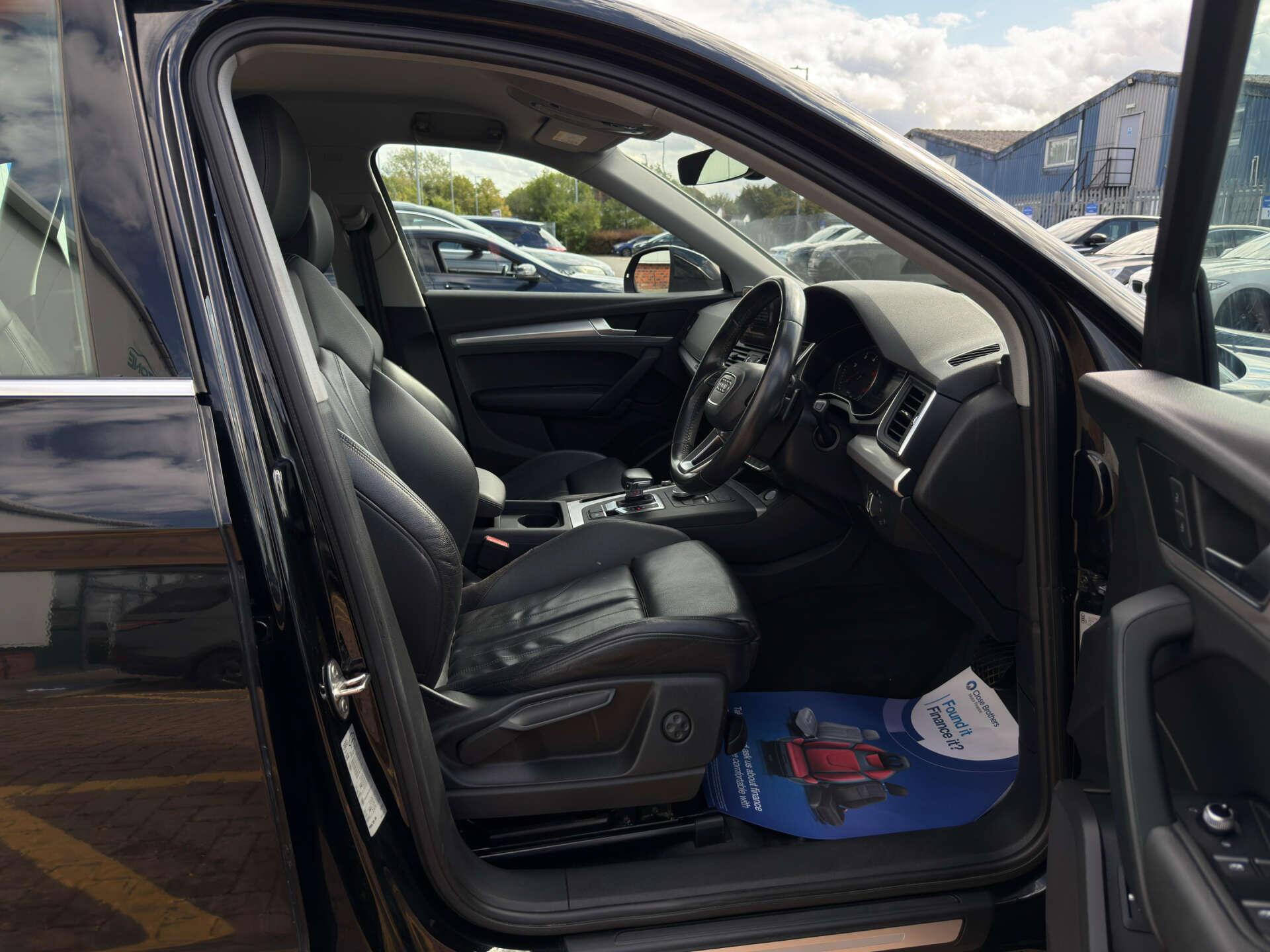 Audi Q5 view 19
